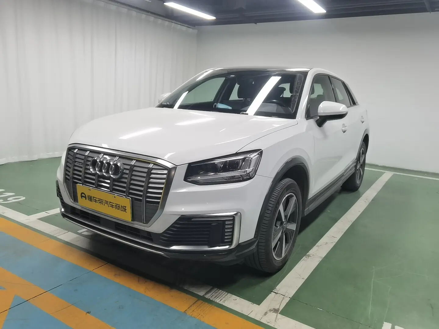 Audi Q2L e-tron  из Китая