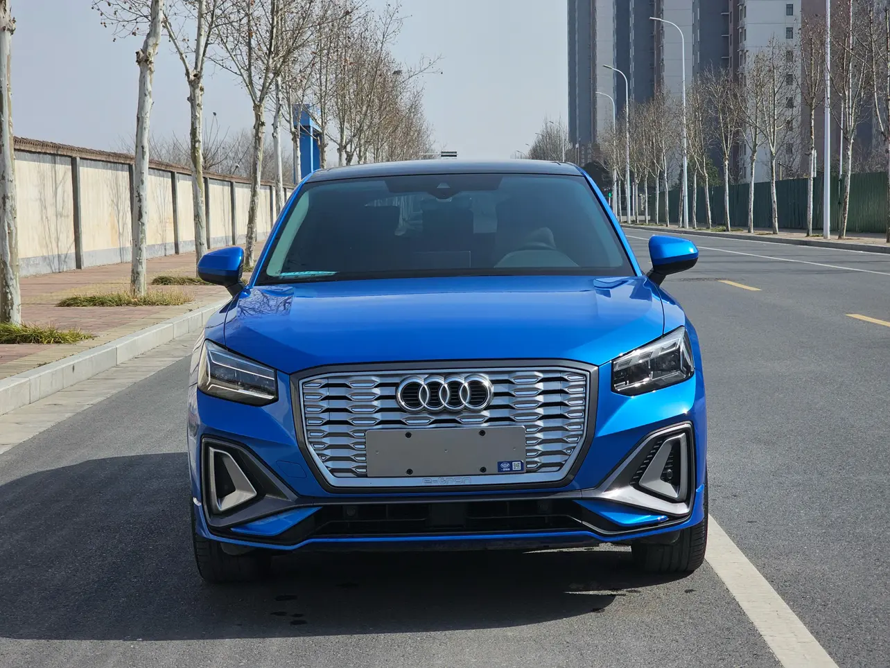 Audi Q2L e-tron  из Китая