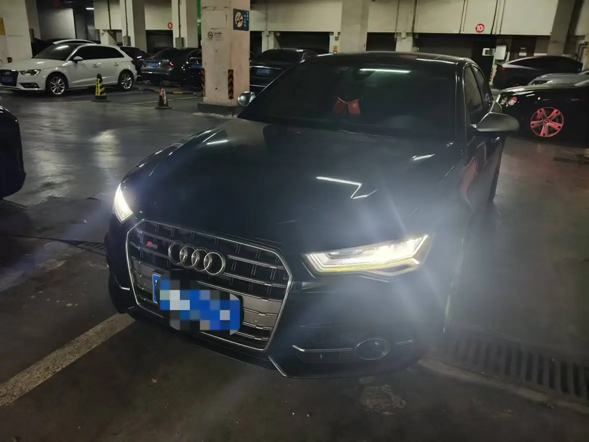Audi S6  из Китая