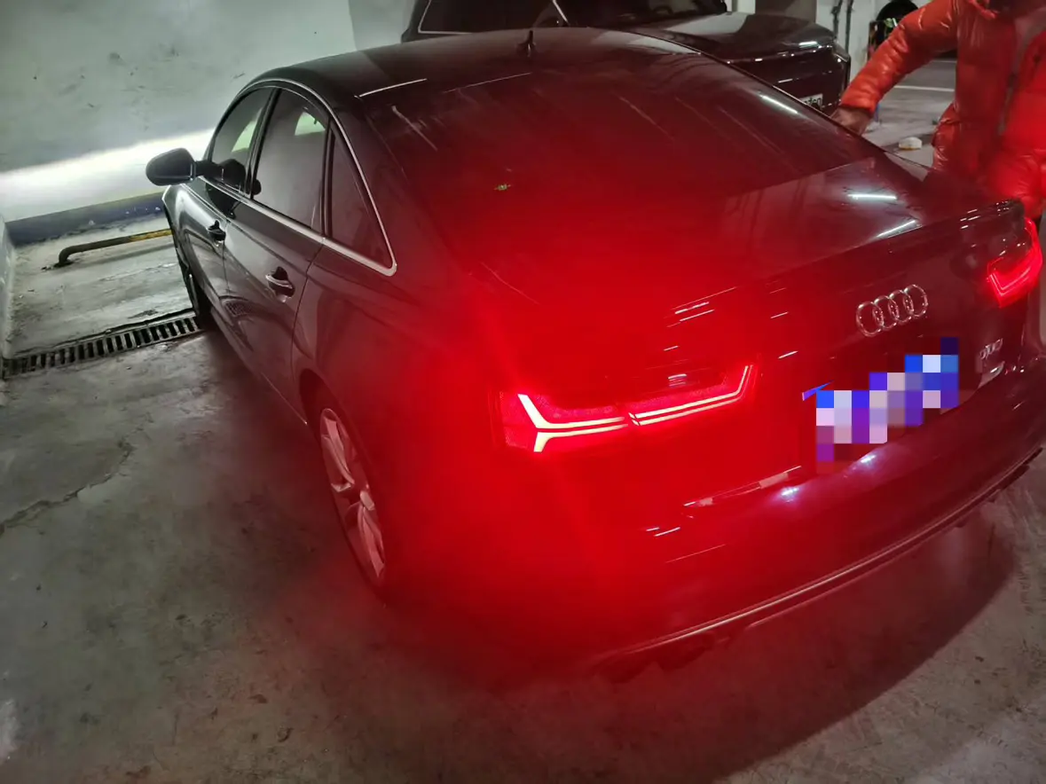 Audi S6  из Китая
