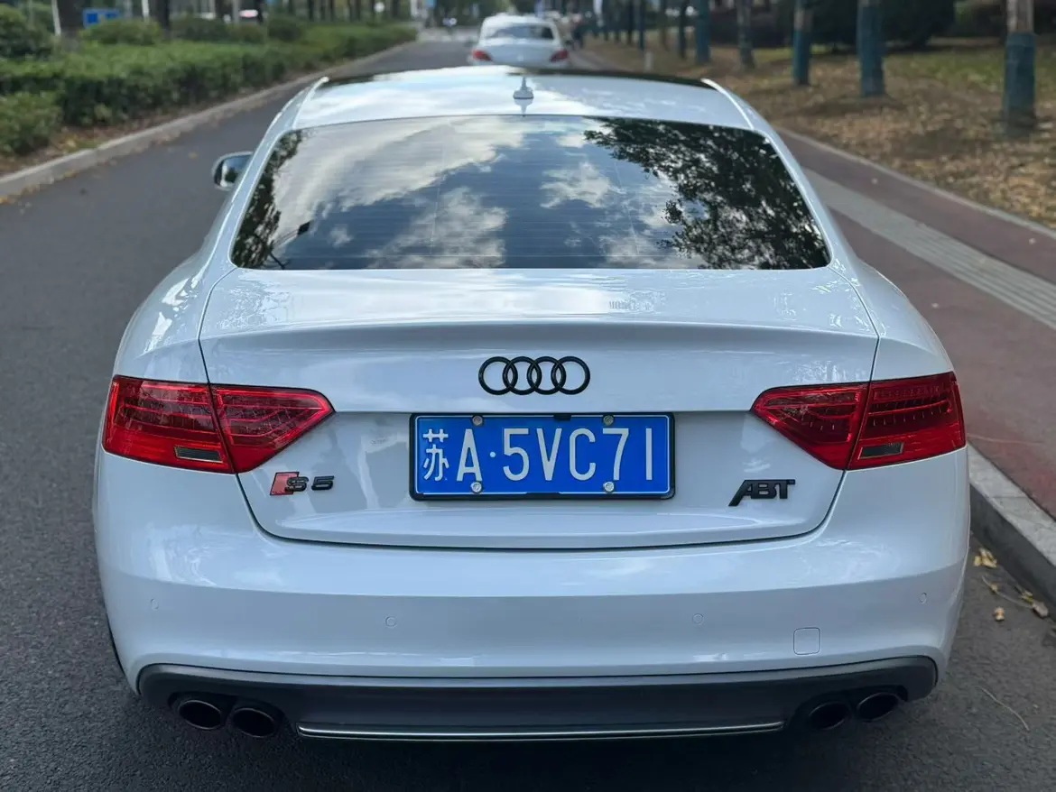 Audi S5  из Китая