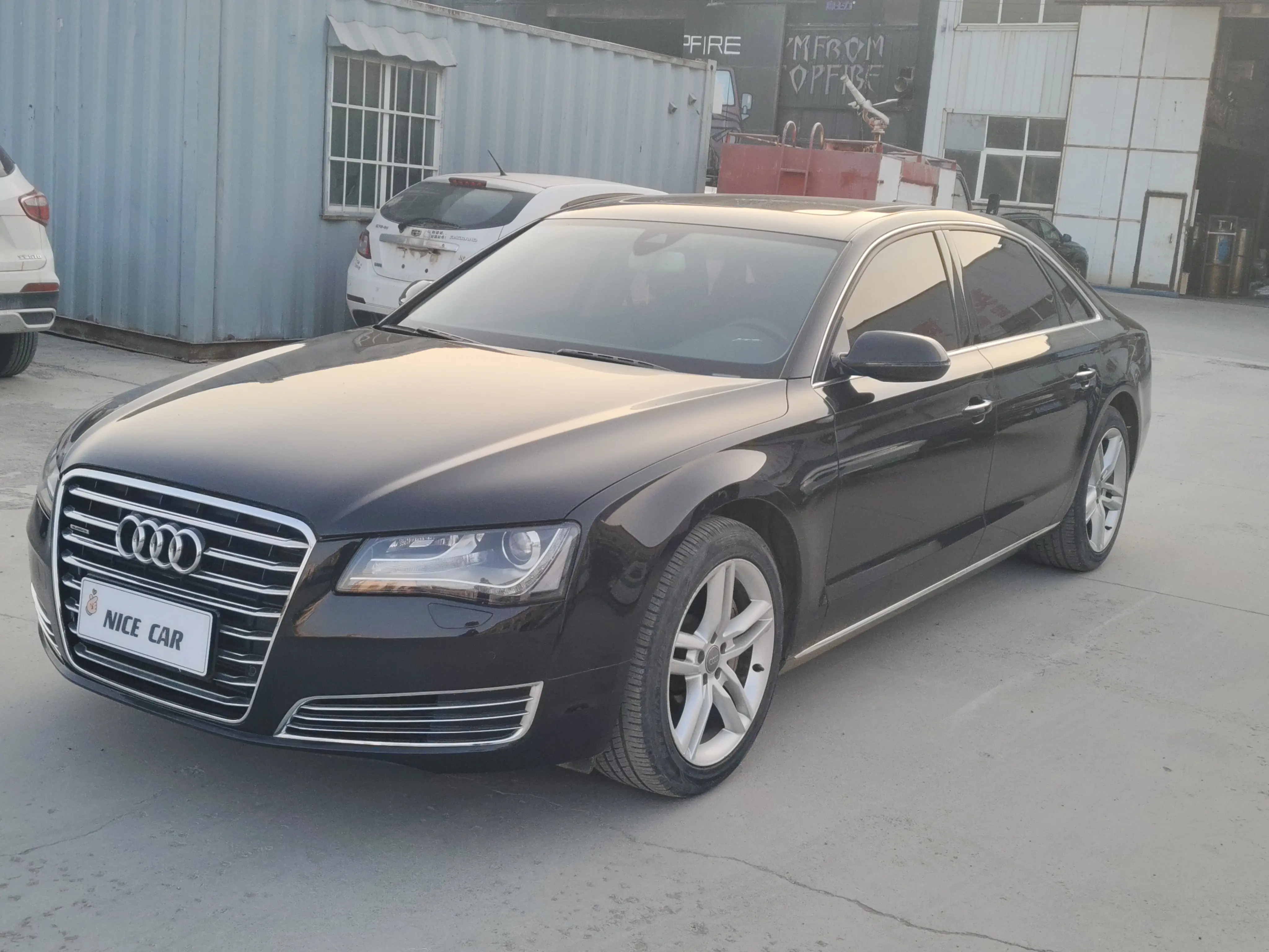 Audi A8  из Китая