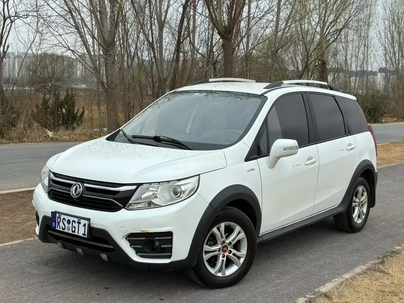 Forthing Jingyi XV  из Китая