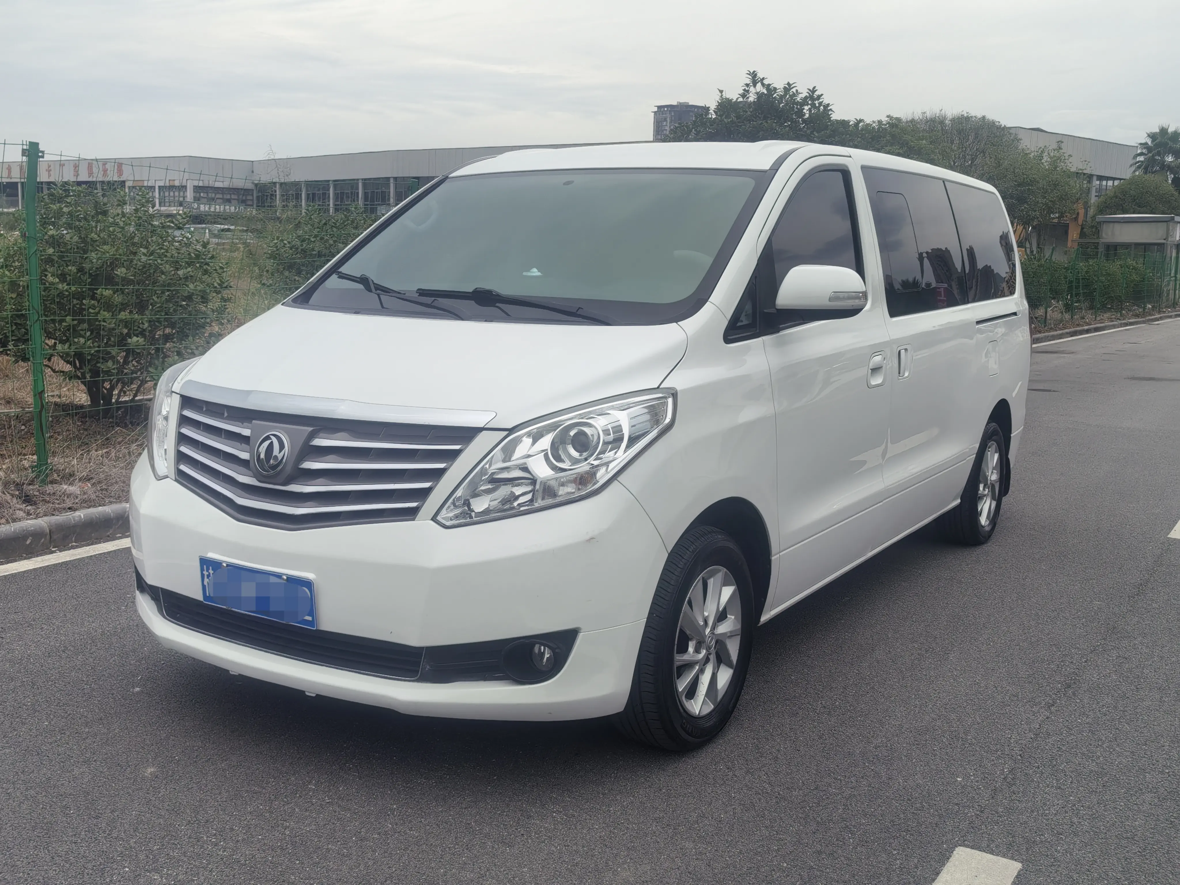 Forthing Lingzhi PLUS  из Китая