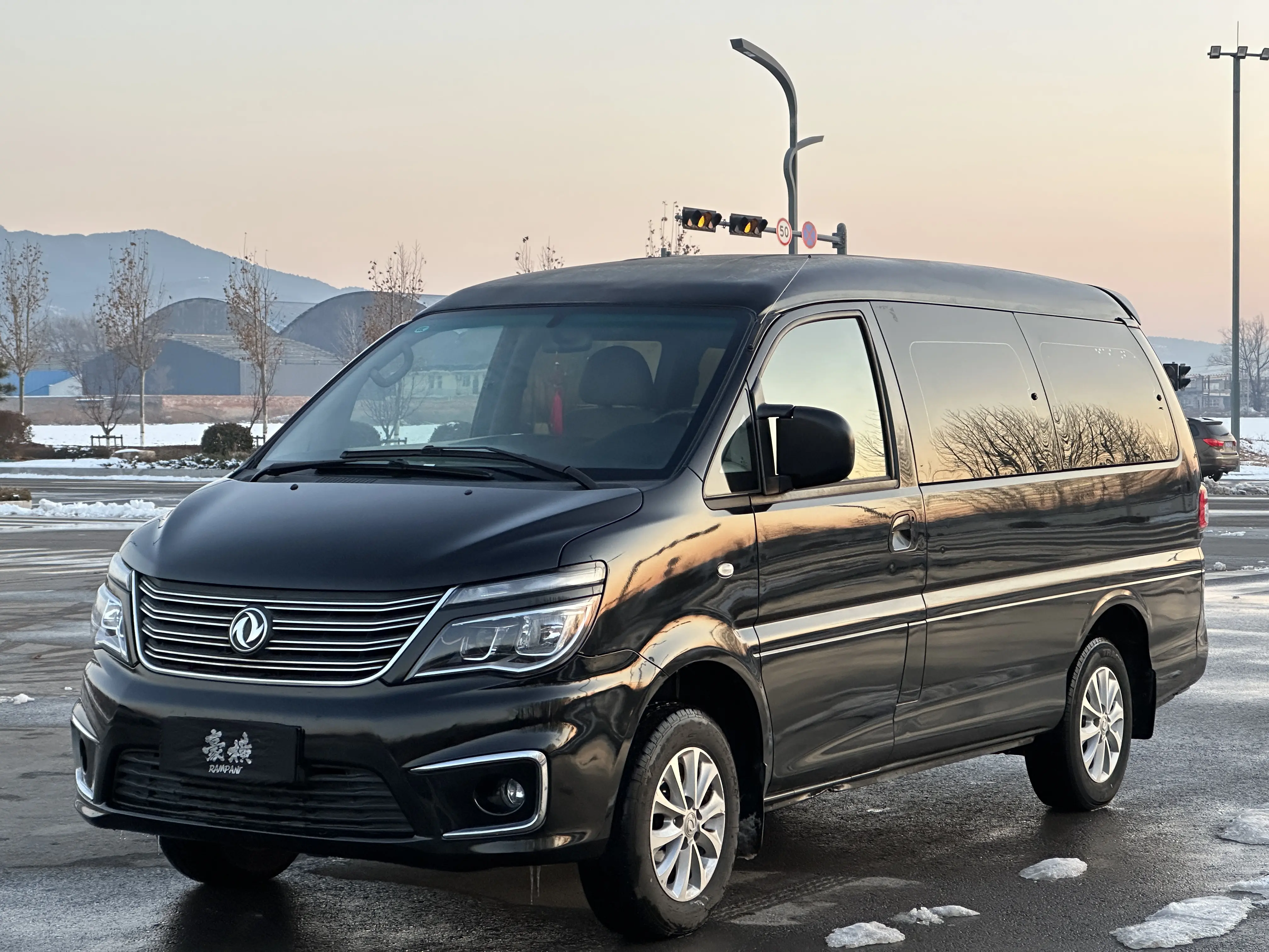 Forthing Lingzhi  из Китая