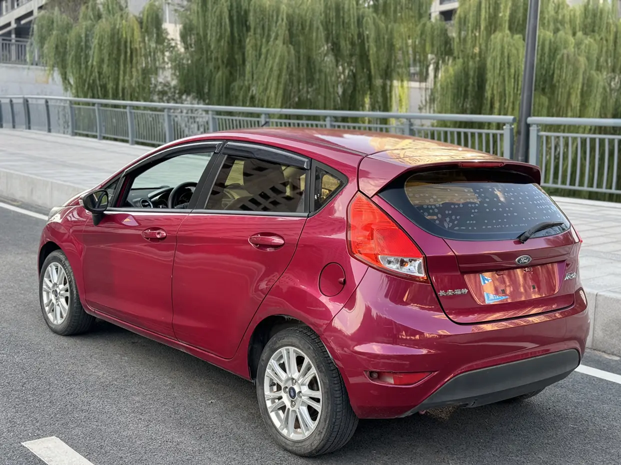 Ford Carnival  из Китая