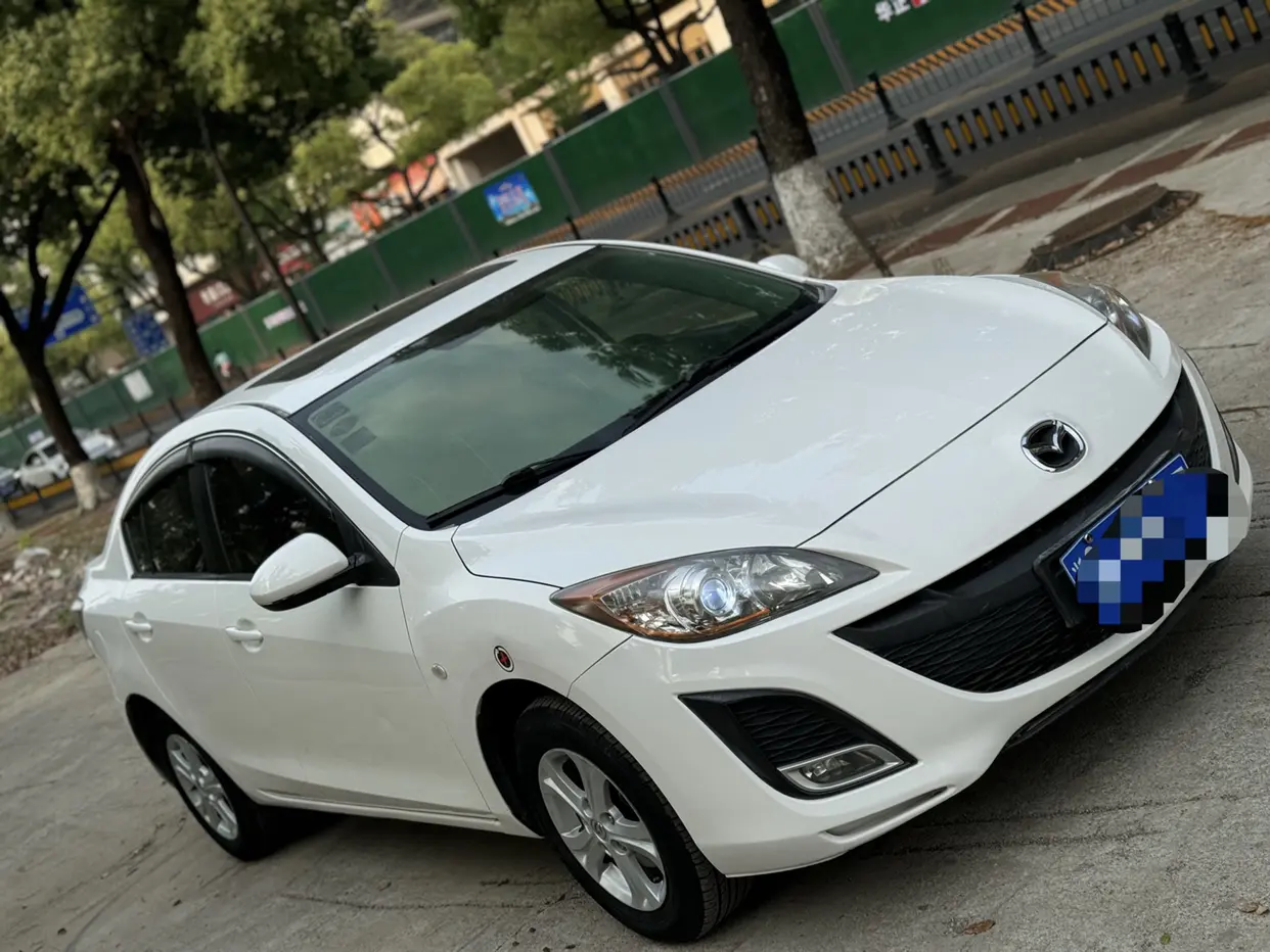 Mazda Axela (Mazda3)  из Китая