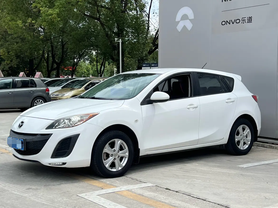 Mazda Axela (Mazda3)  из Китая