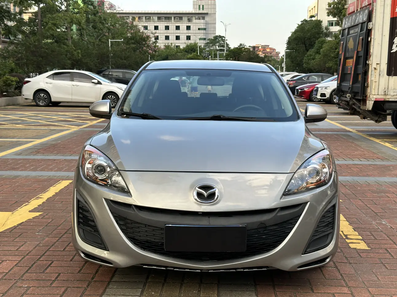 Mazda Axela (Mazda3)  из Китая