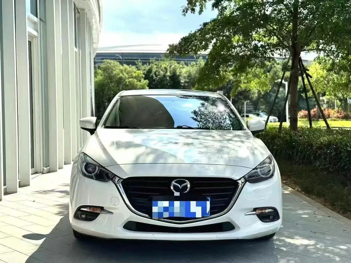 Mazda Axela (Mazda3)  из Китая