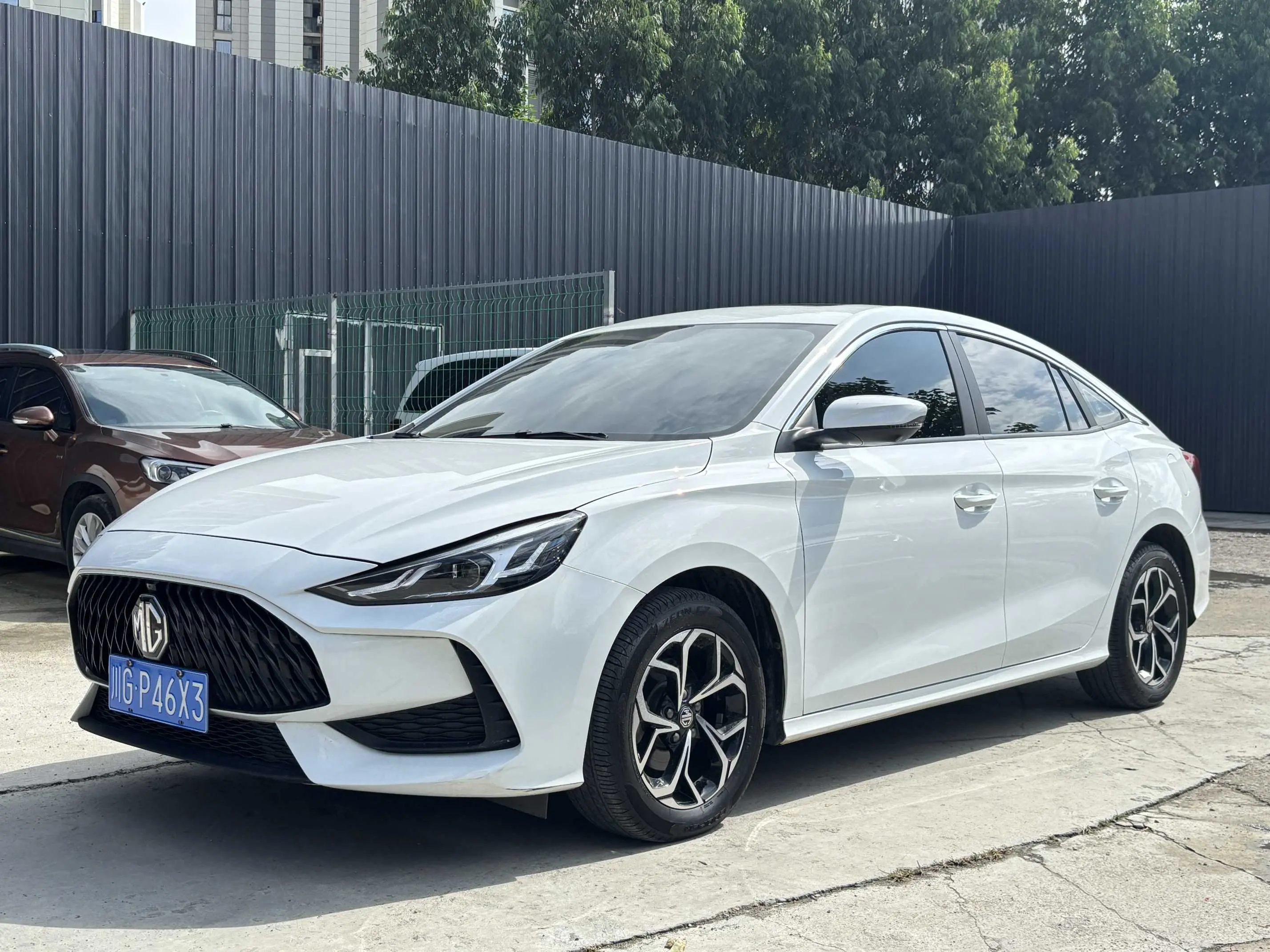 MG 5  из Китая