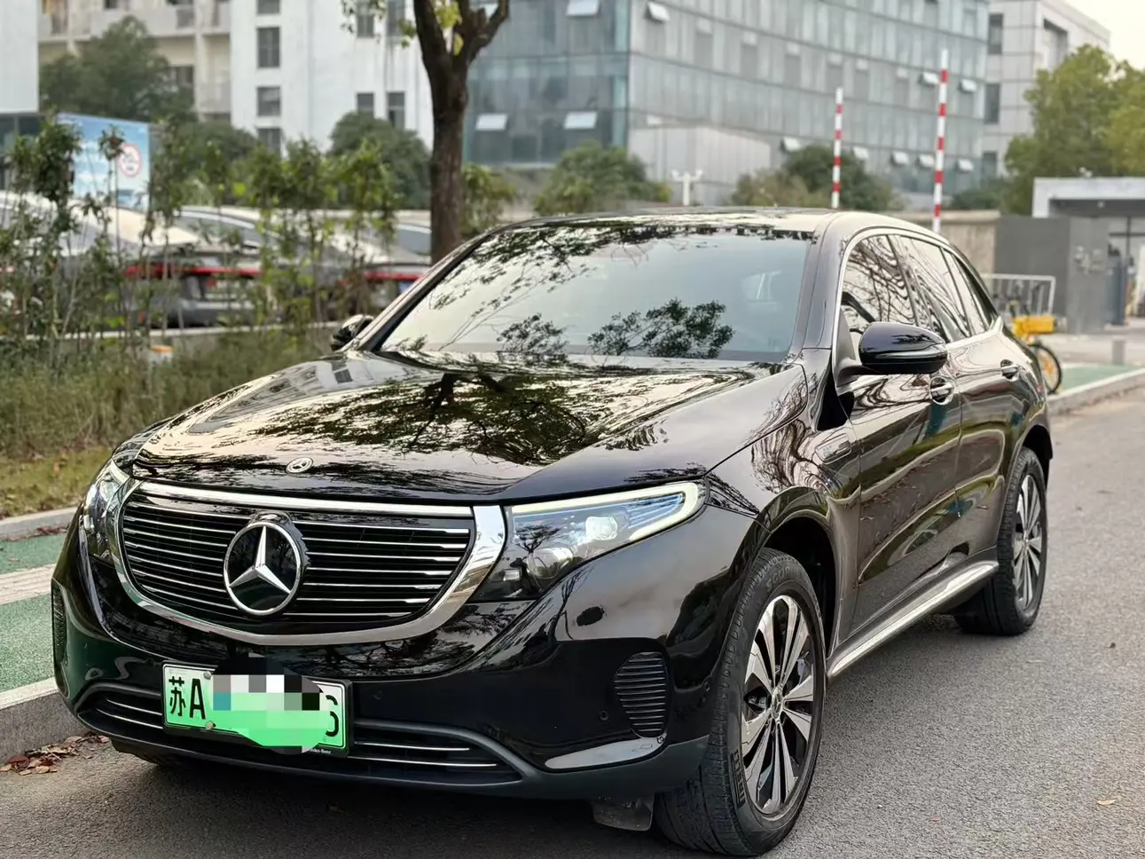 Mercedes-Benz EQC  из Китая