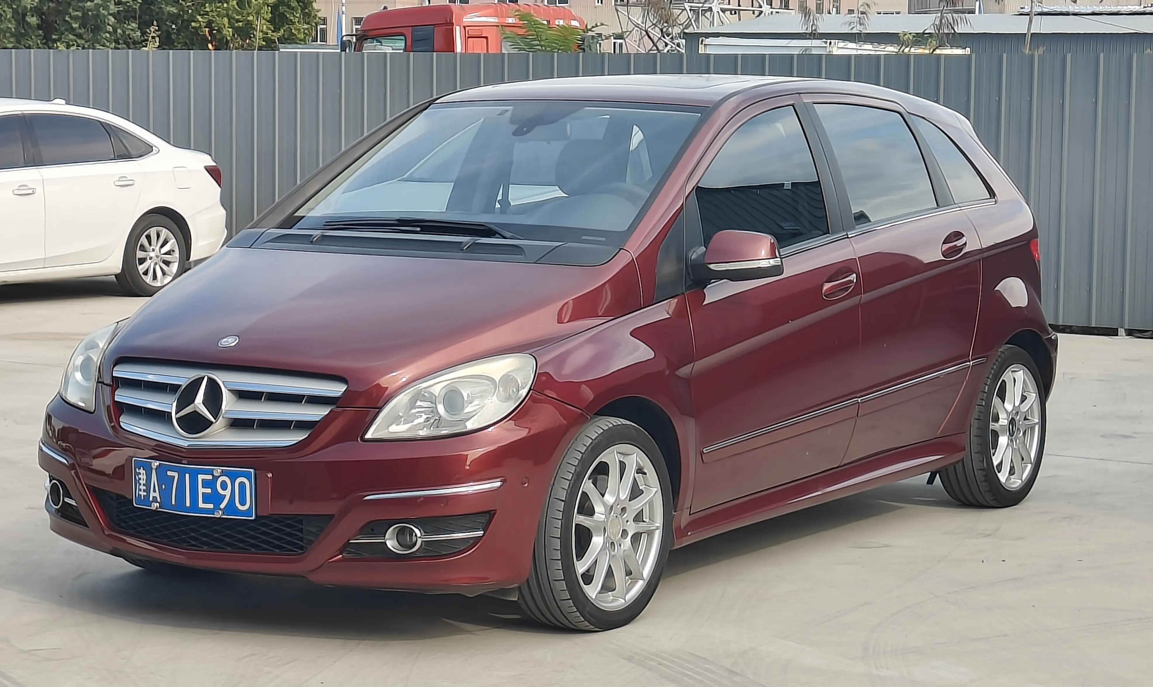 Mercedes-Benz Mercedes Benz B Class  из Китая