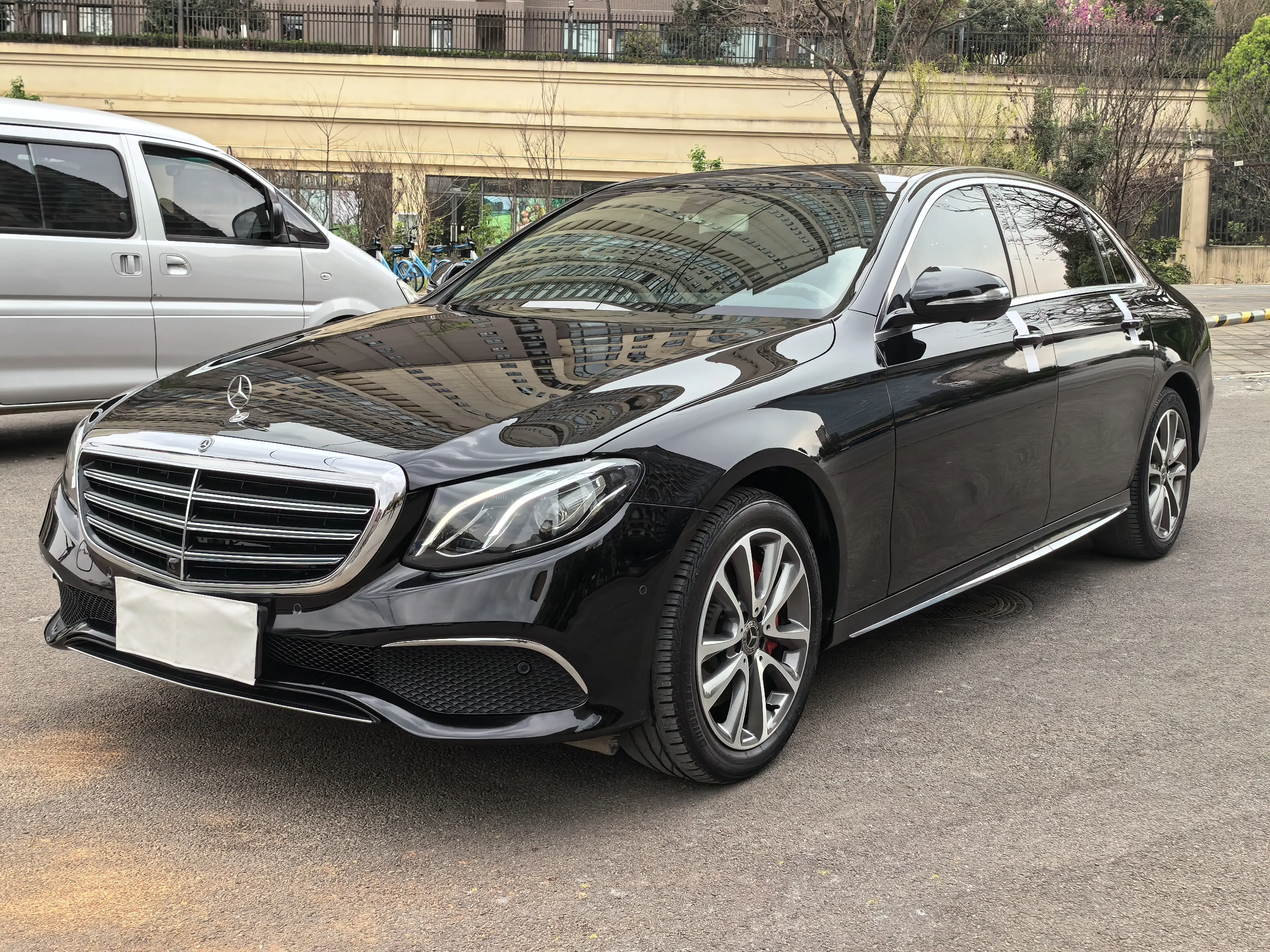 Mercedes-Benz E-Class  из Китая