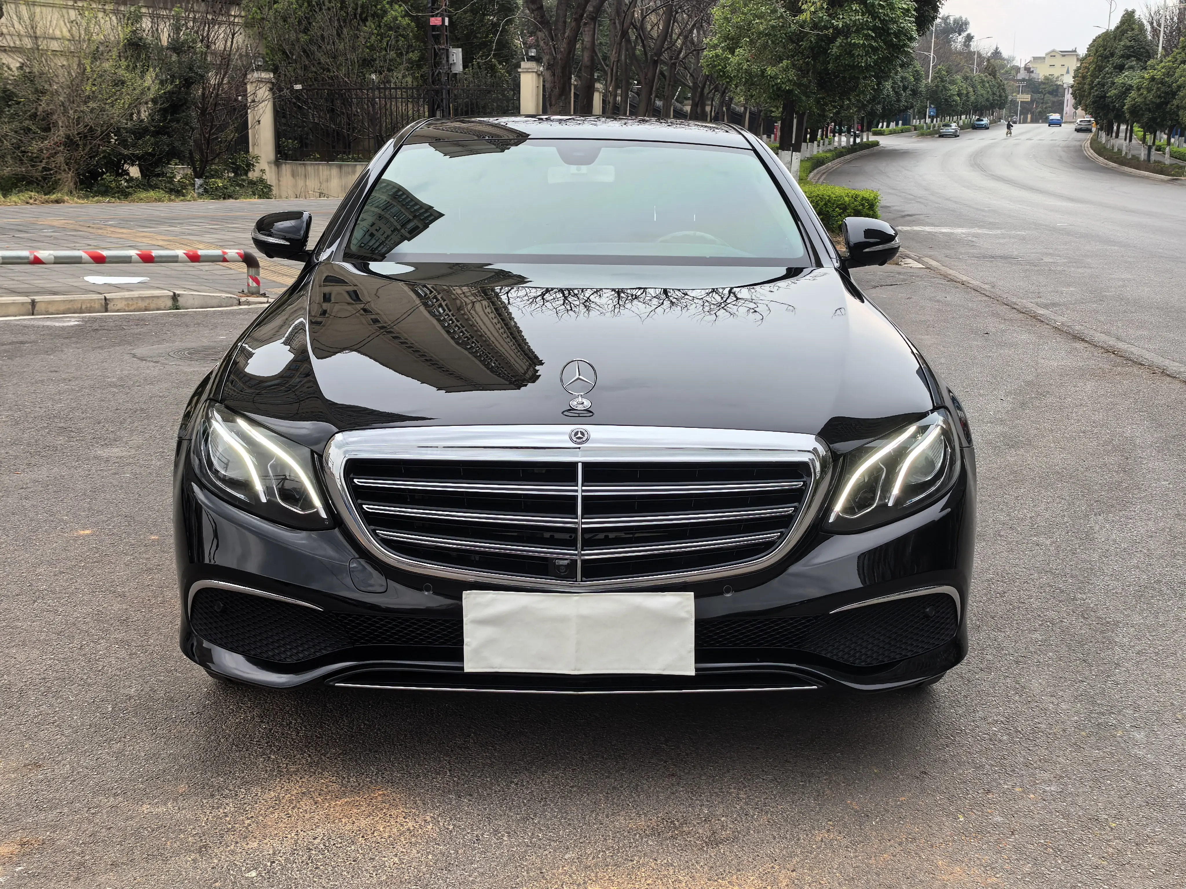 Mercedes-Benz E-Class  из Китая