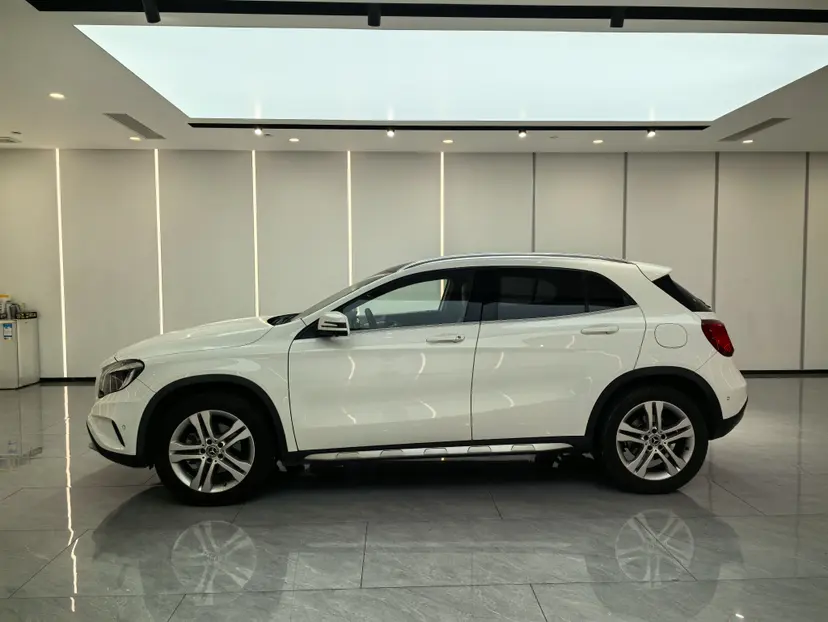 Mercedes-Benz GLA  из Китая