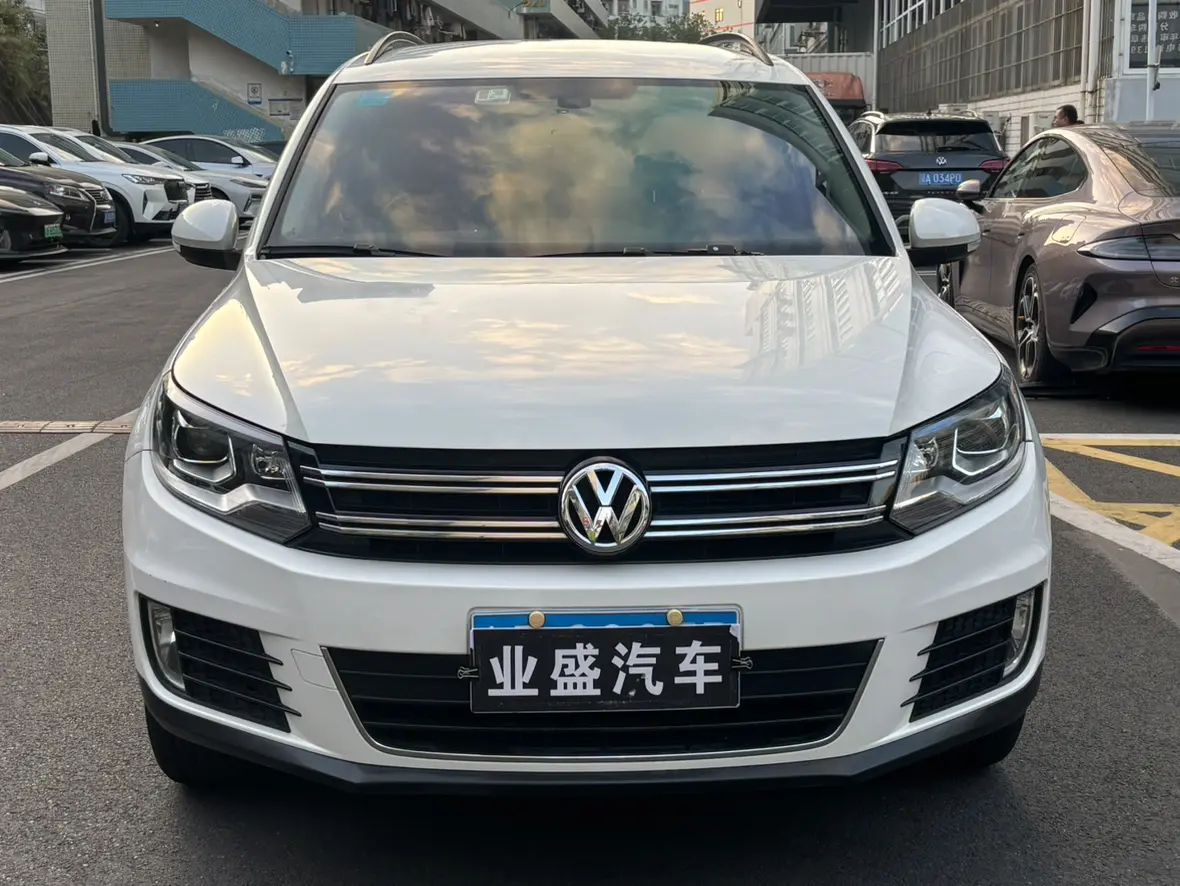 Volkswagen Tiguan (Tharu)  из Китая