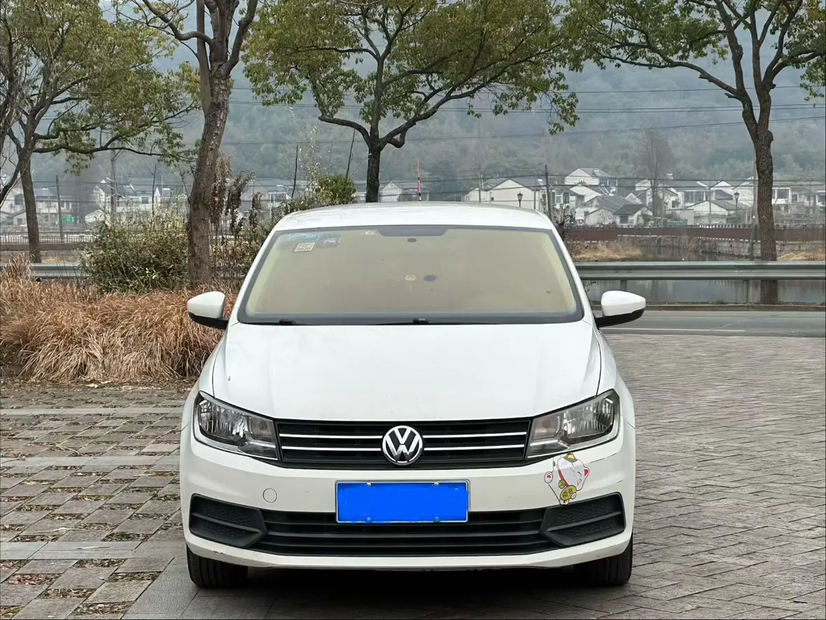 Volkswagen Santana  из Китая