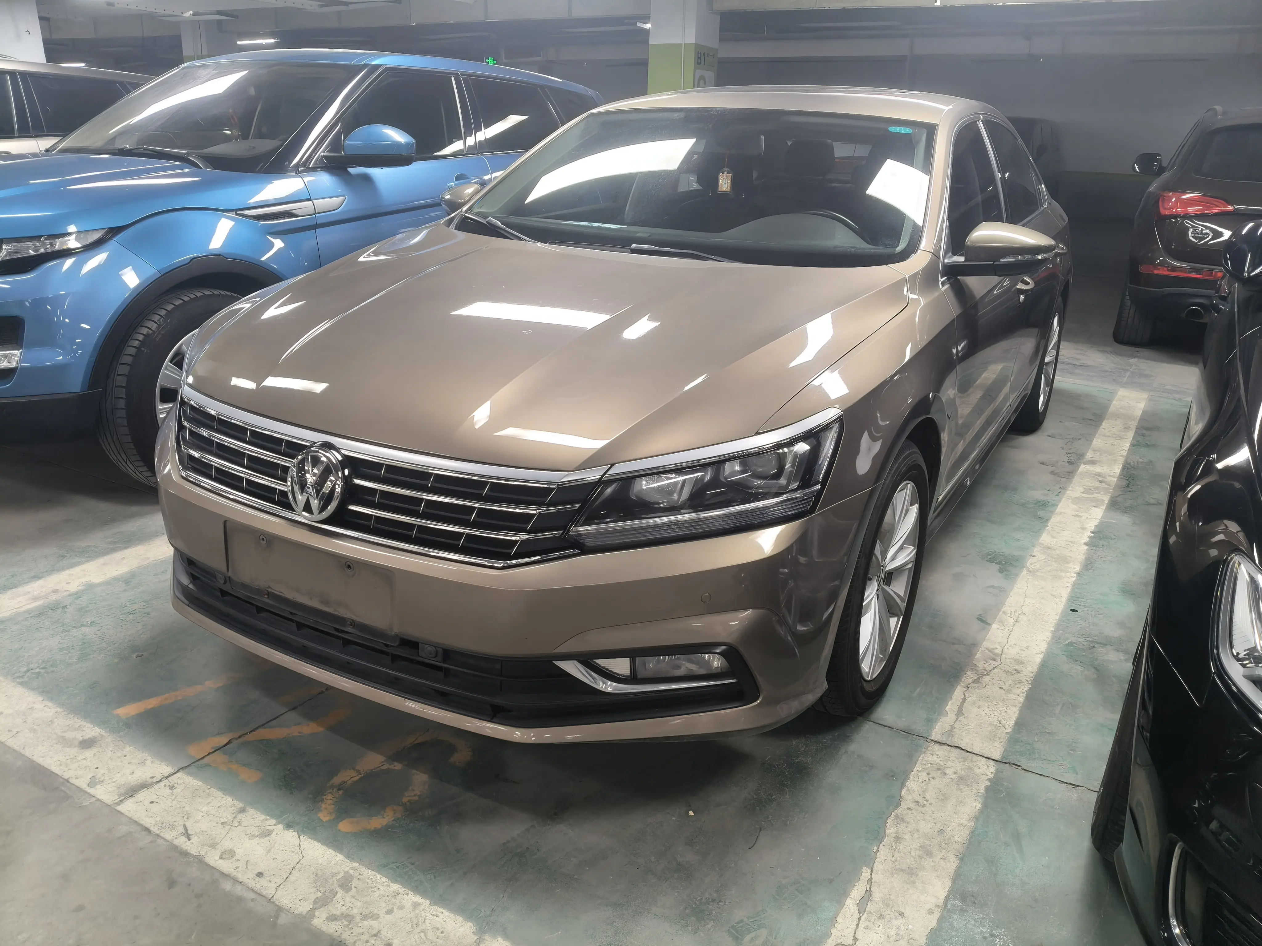 Volkswagen Passat  из Китая