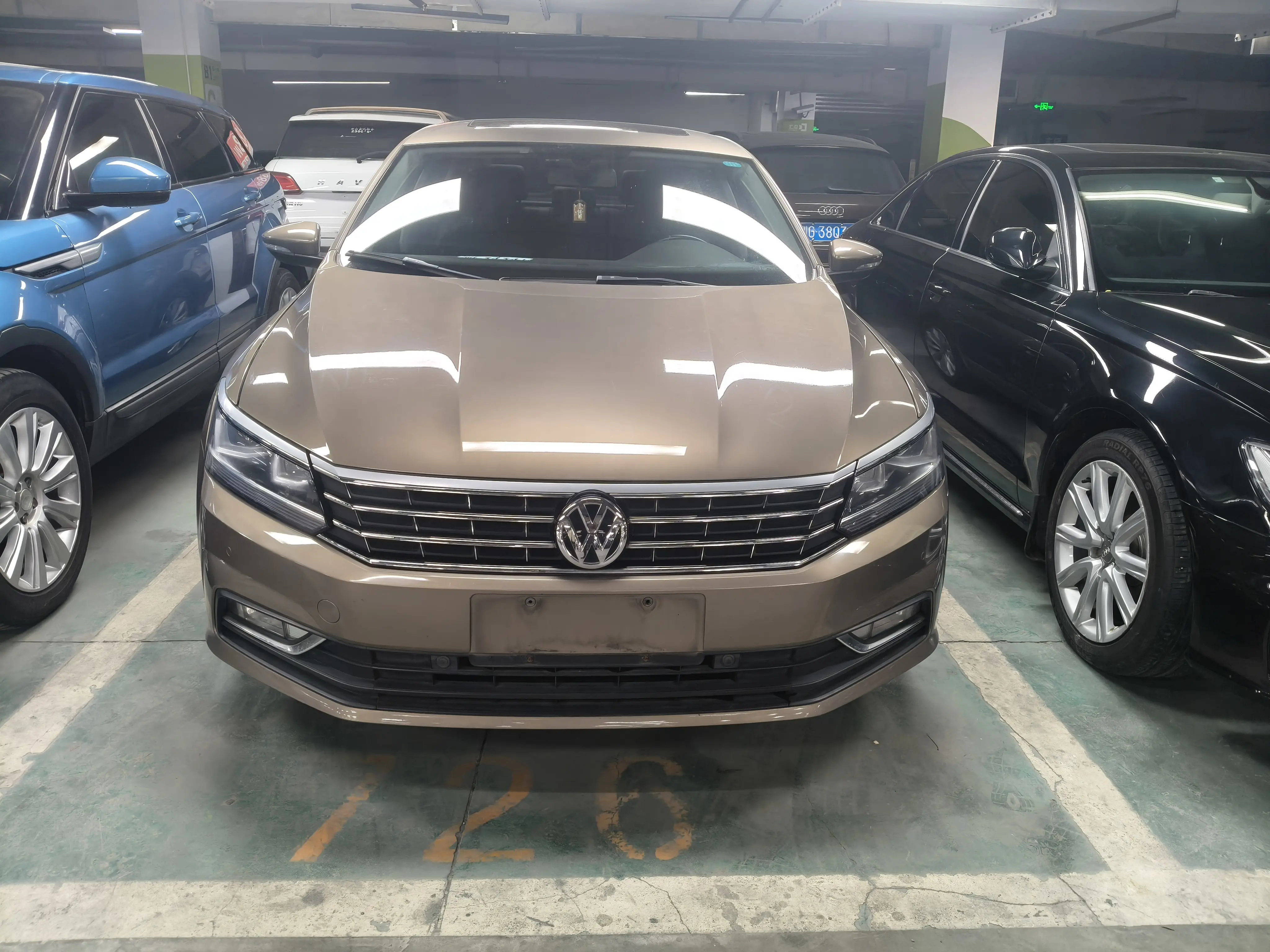 Volkswagen Passat  из Китая