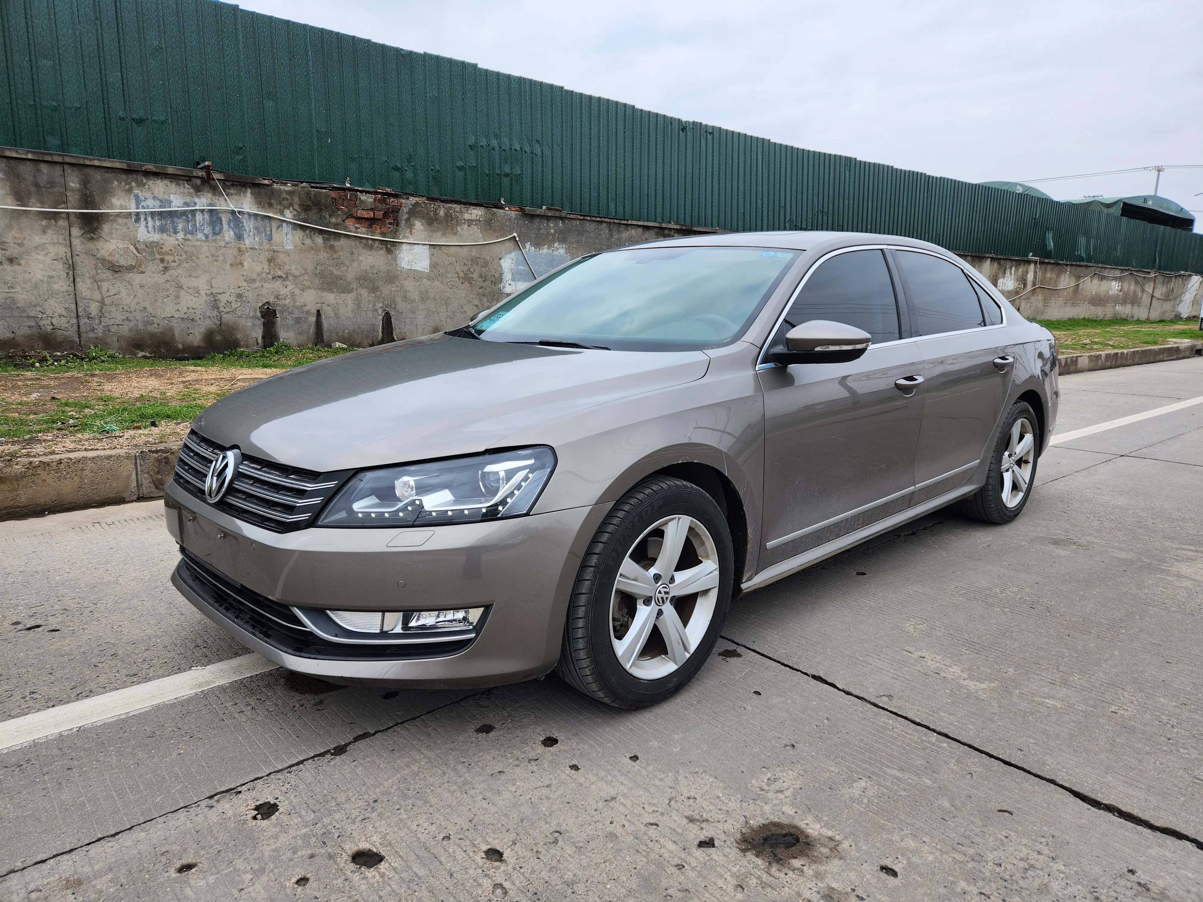 Volkswagen Passat  из Китая