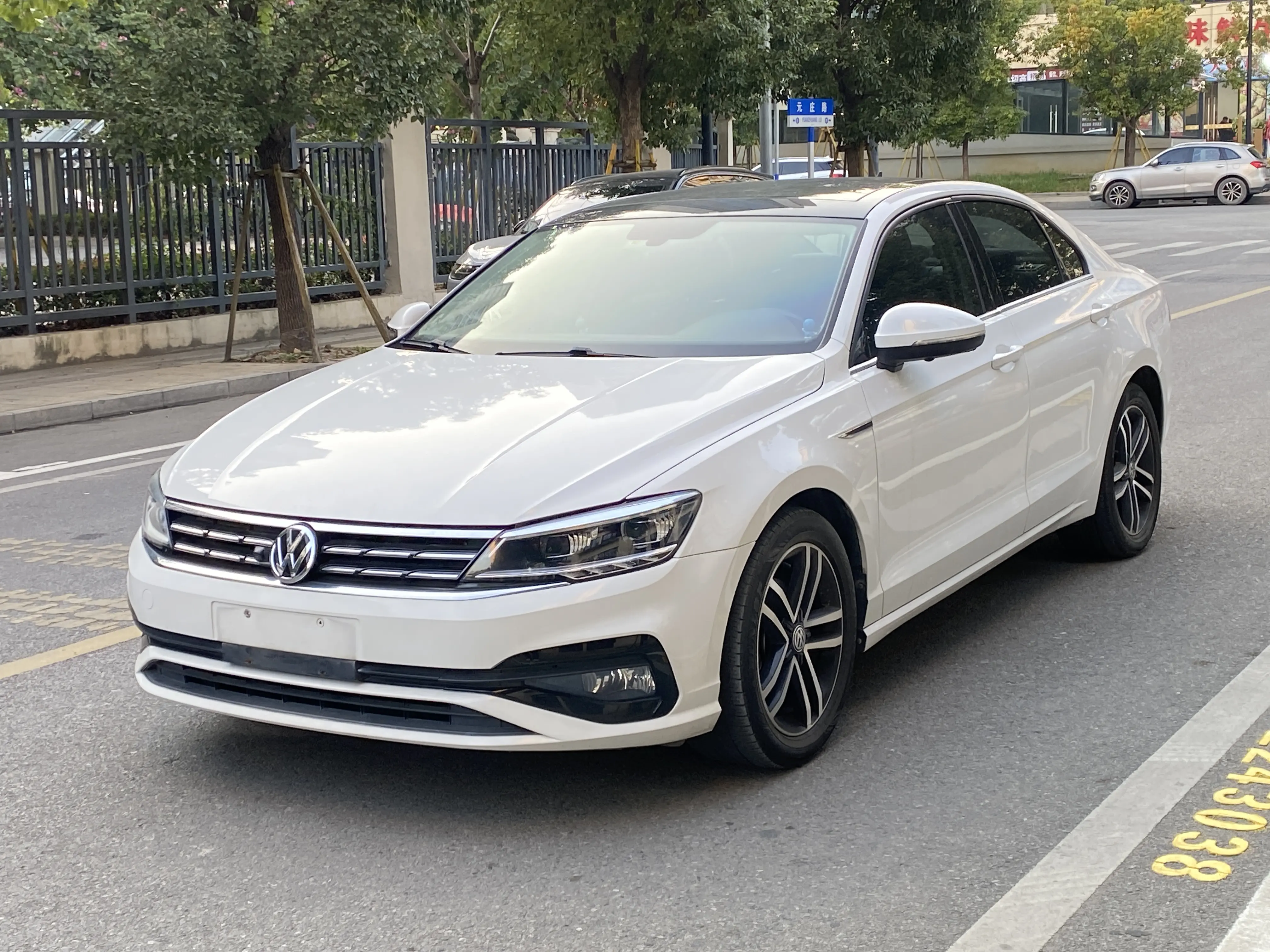 Volkswagen Lamando (Lingdu)  из Китая
