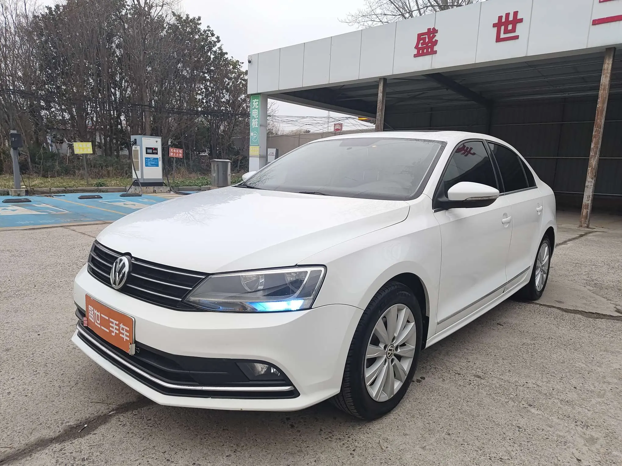 Volkswagen Sagitar  из Китая