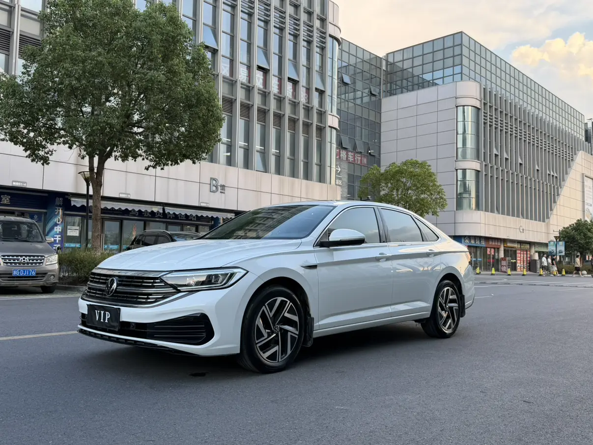 Volkswagen Sagitar  из Китая