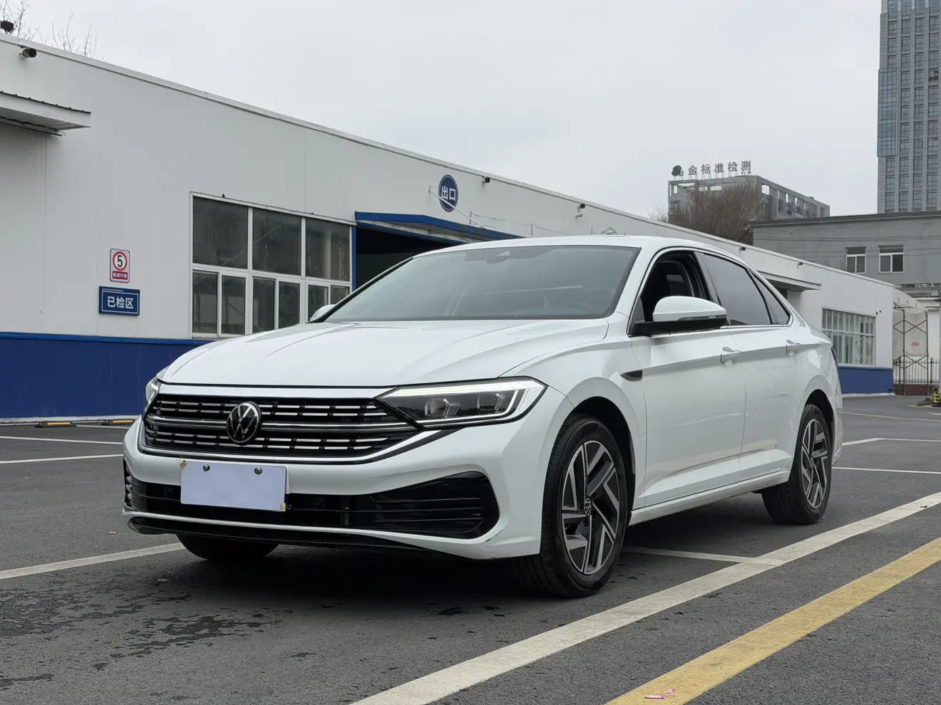 Volkswagen Sagitar  из Китая