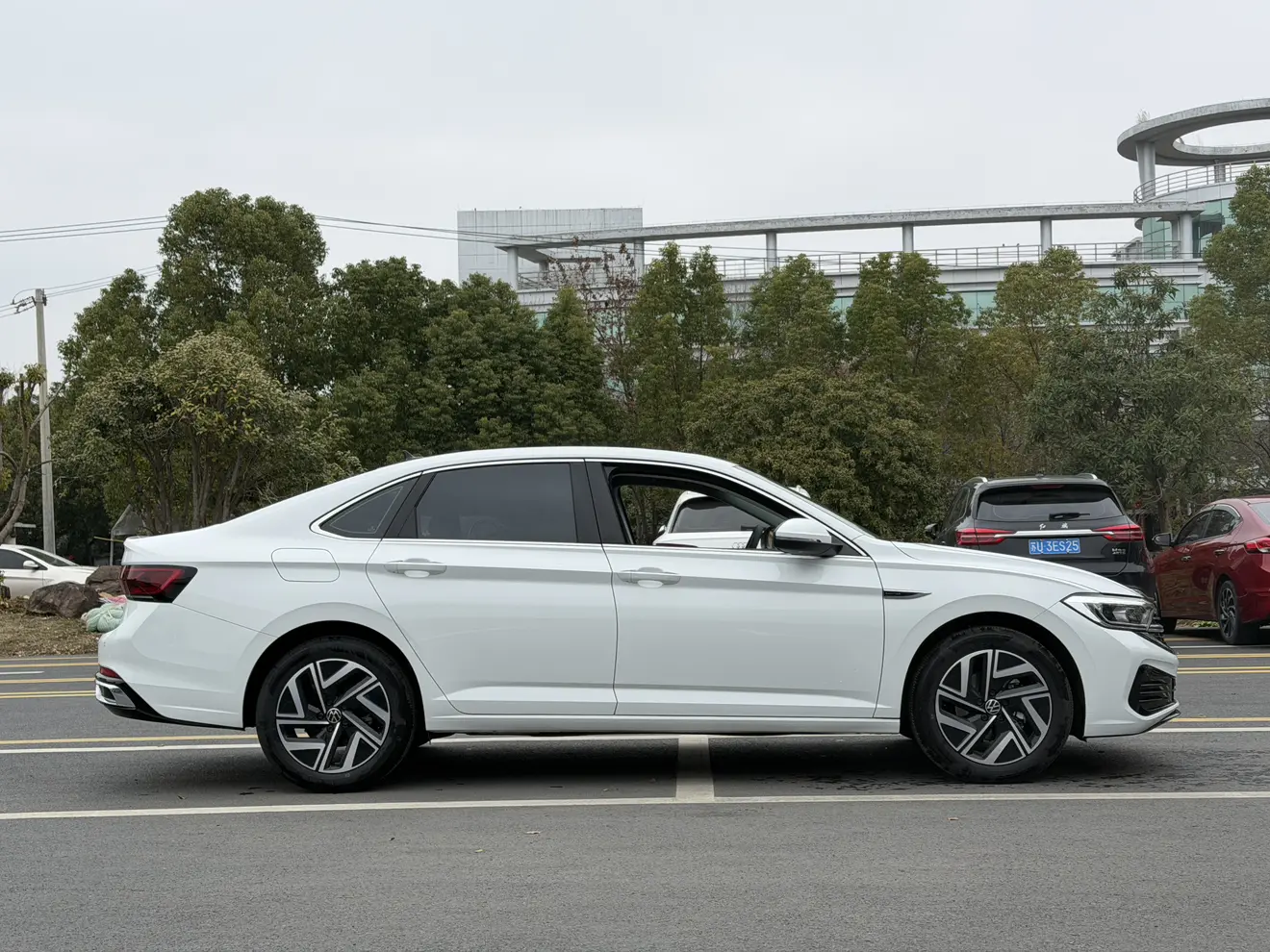 Volkswagen Sagitar  из Китая