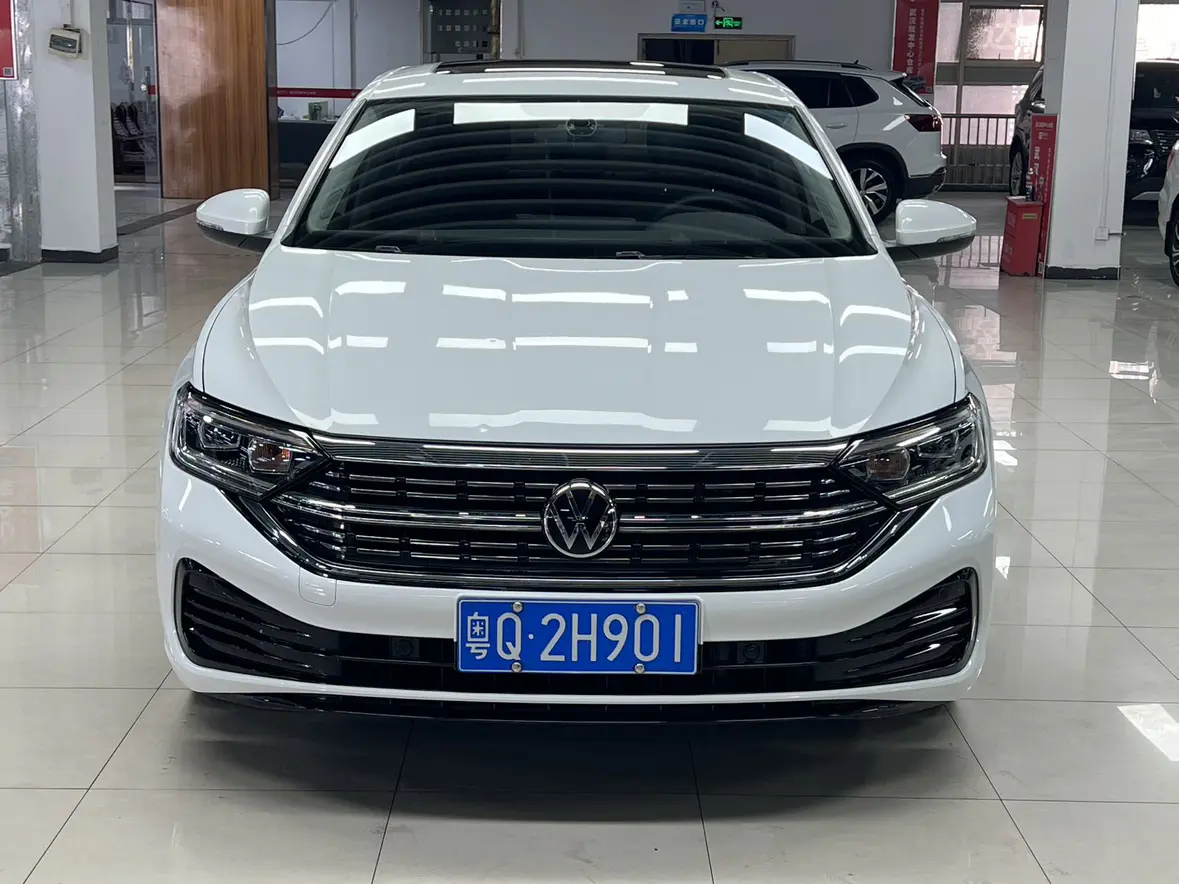 Volkswagen Sagitar  из Китая