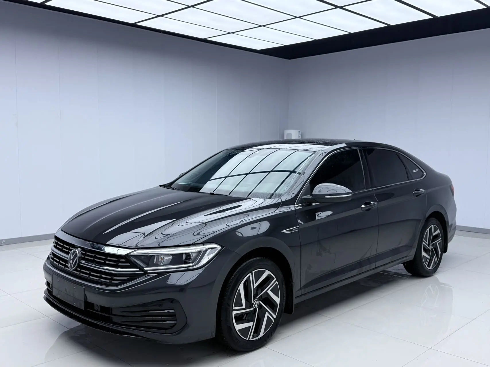 Volkswagen Sagitar  из Китая