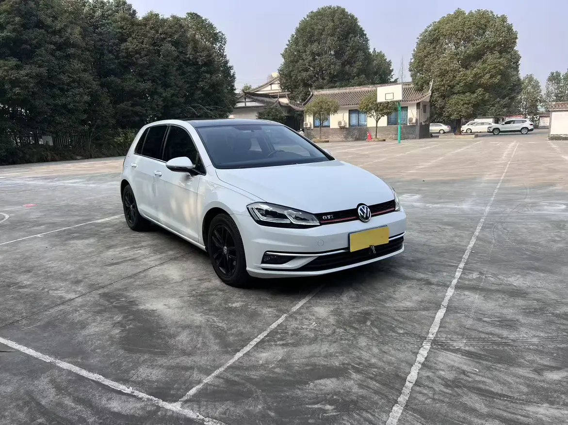 Volkswagen Golf  из Китая