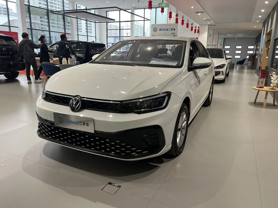 Volkswagen Lavida  из Китая