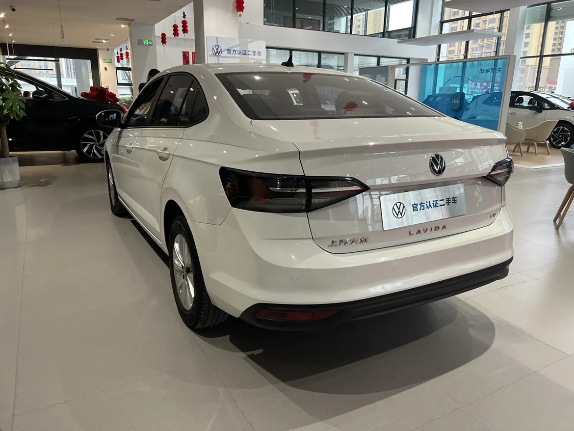 Volkswagen Lavida  из Китая