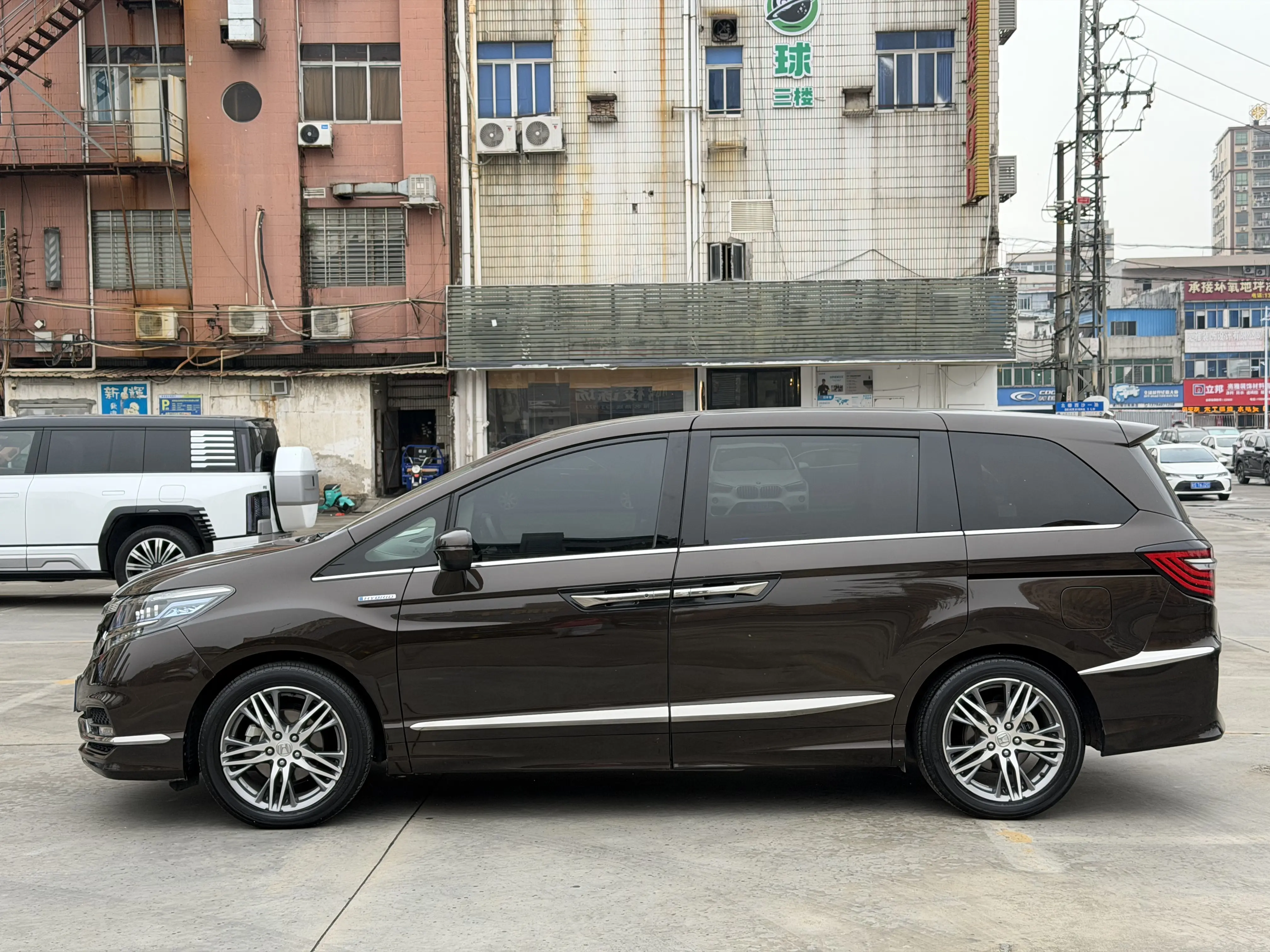 Honda Elysion (Alison)  из Китая