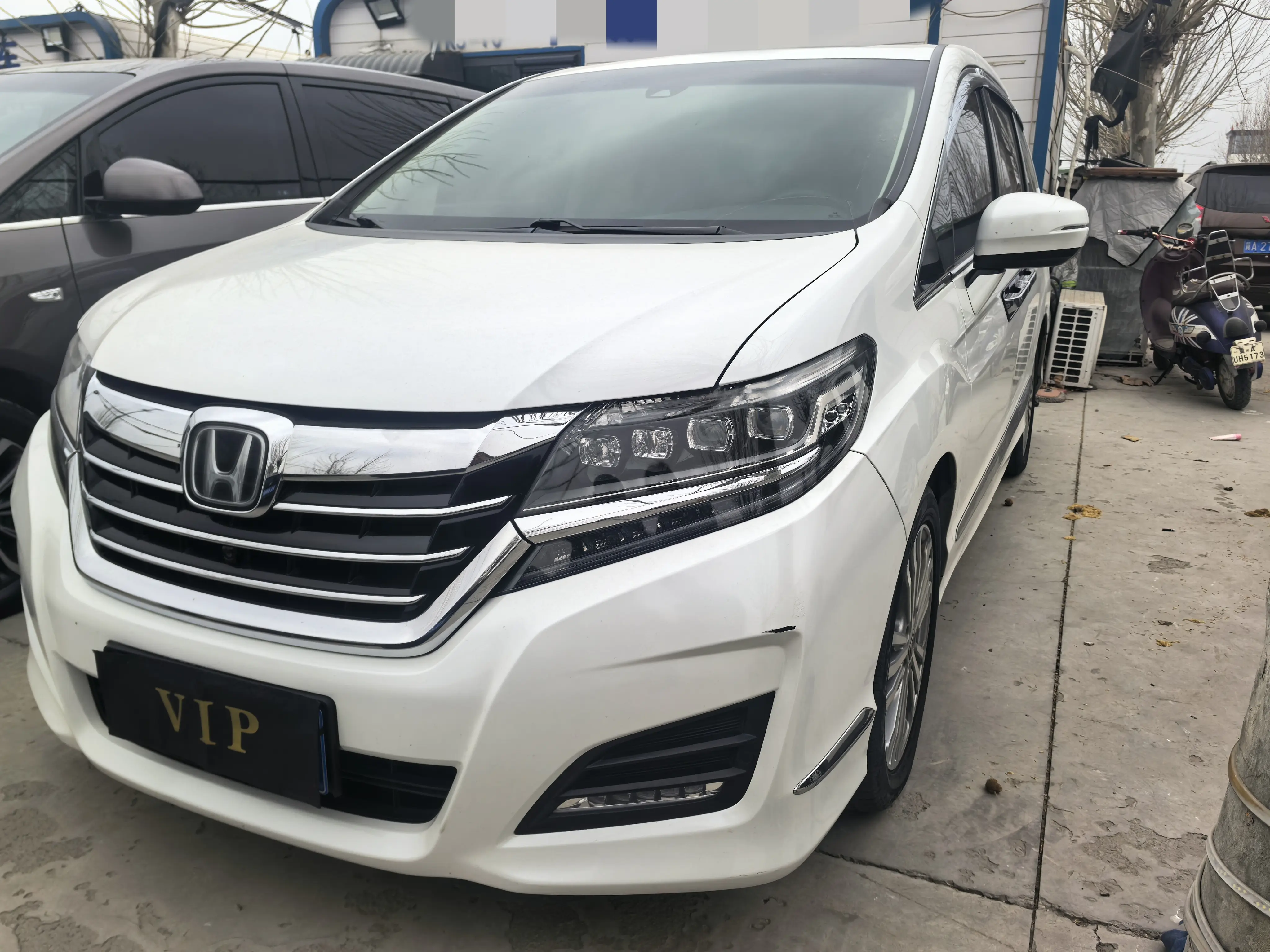 Honda Elysion (Alison)  из Китая