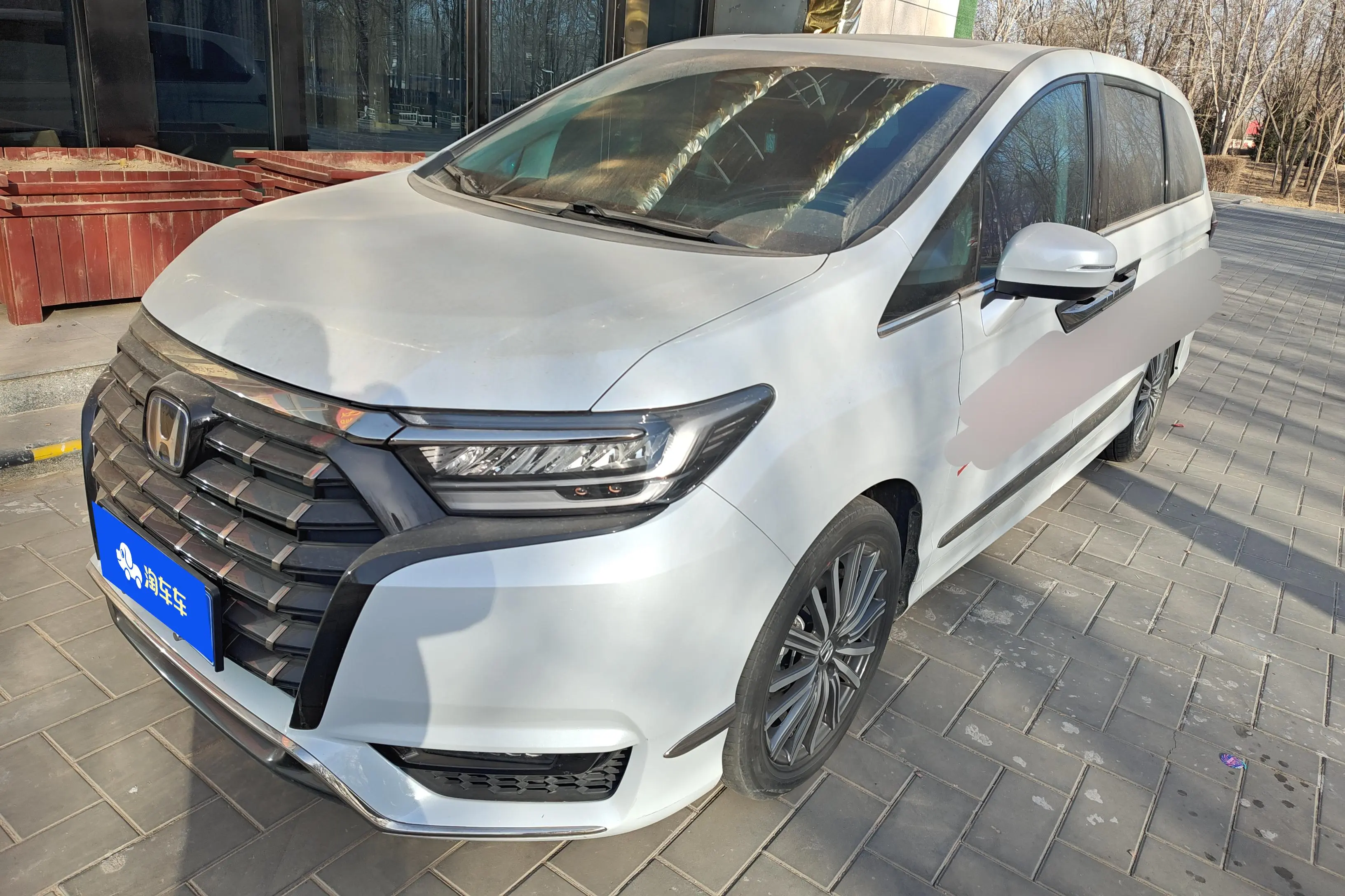 Honda Elysion (Alison)  из Китая