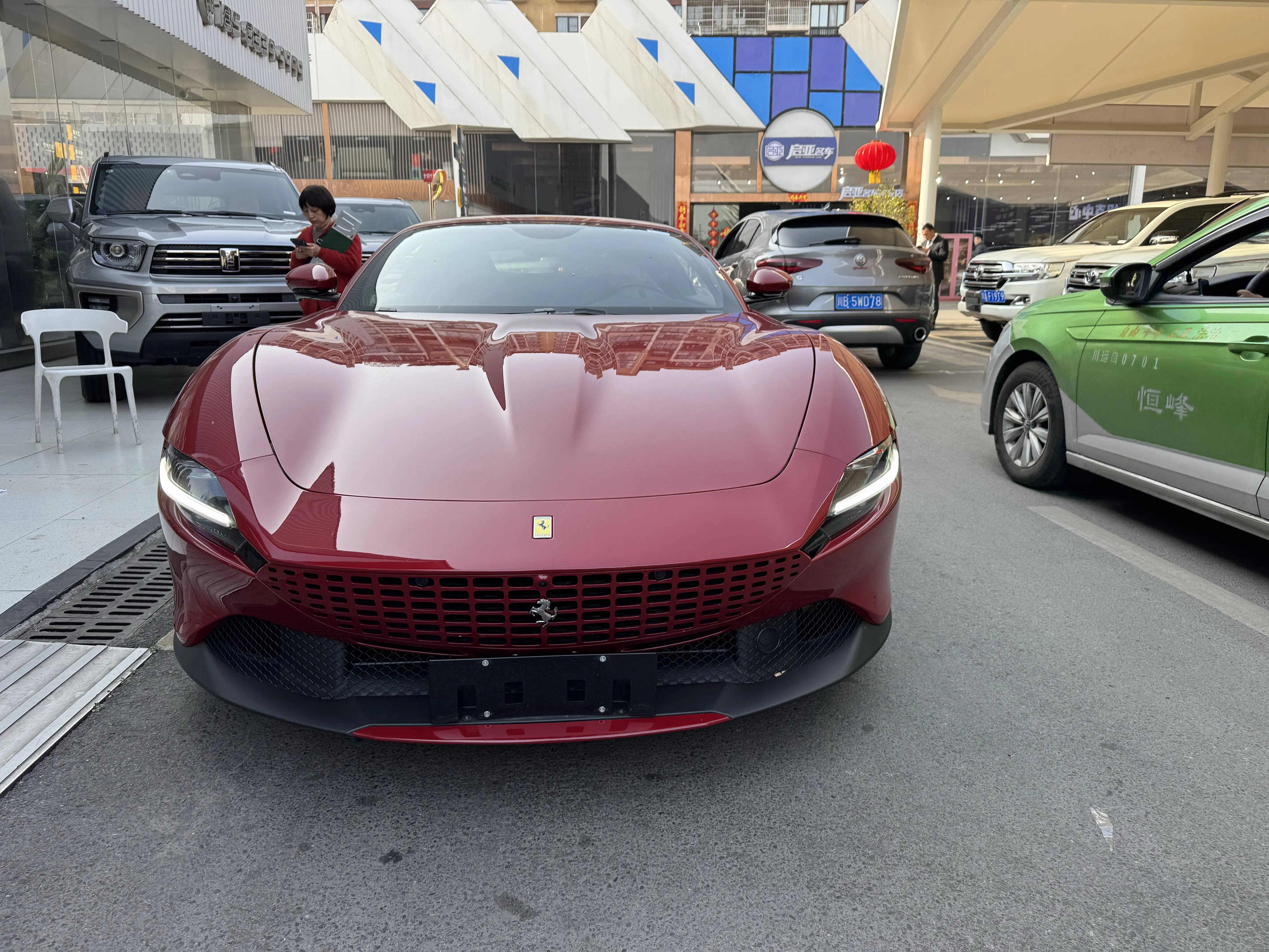 Ferrari Roma  из Китая