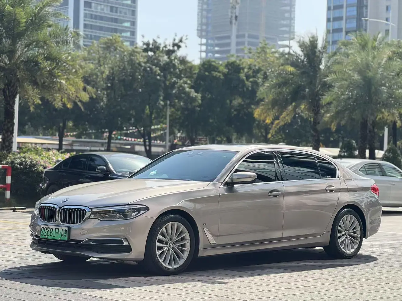 BMW 5 Series PHEV  из Китая