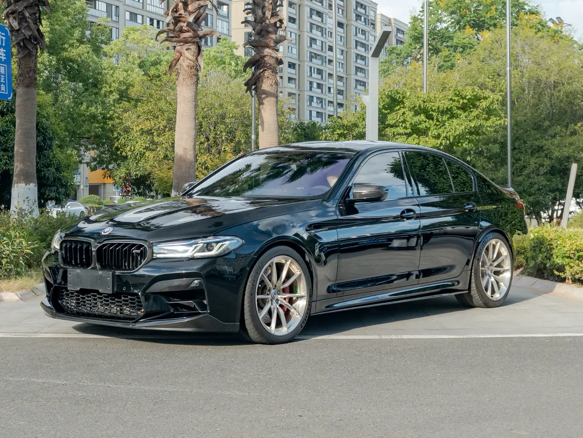 BMW M5  из Китая