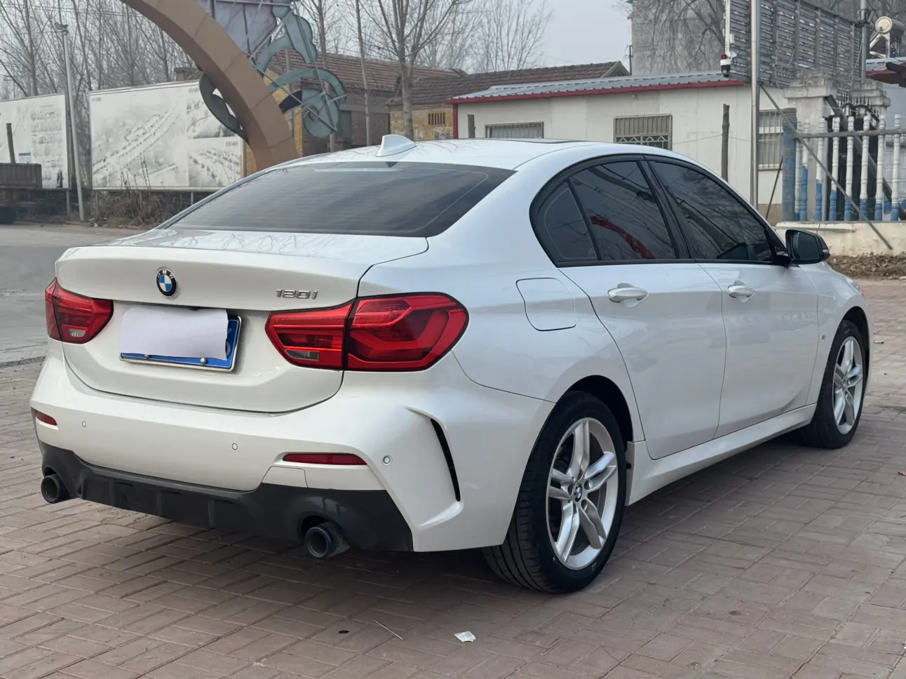 BMW 1 Series  из Китая