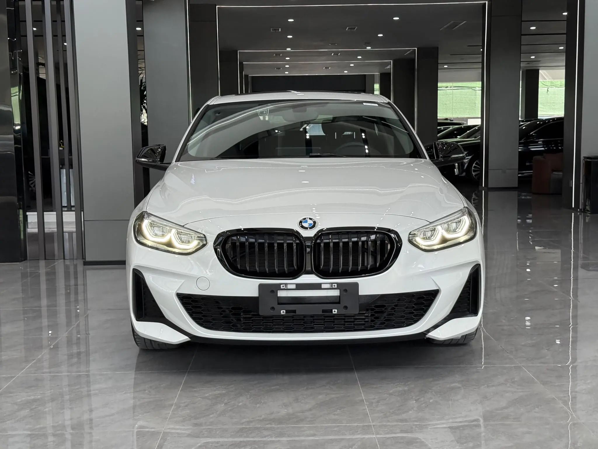 BMW 1 Series  из Китая