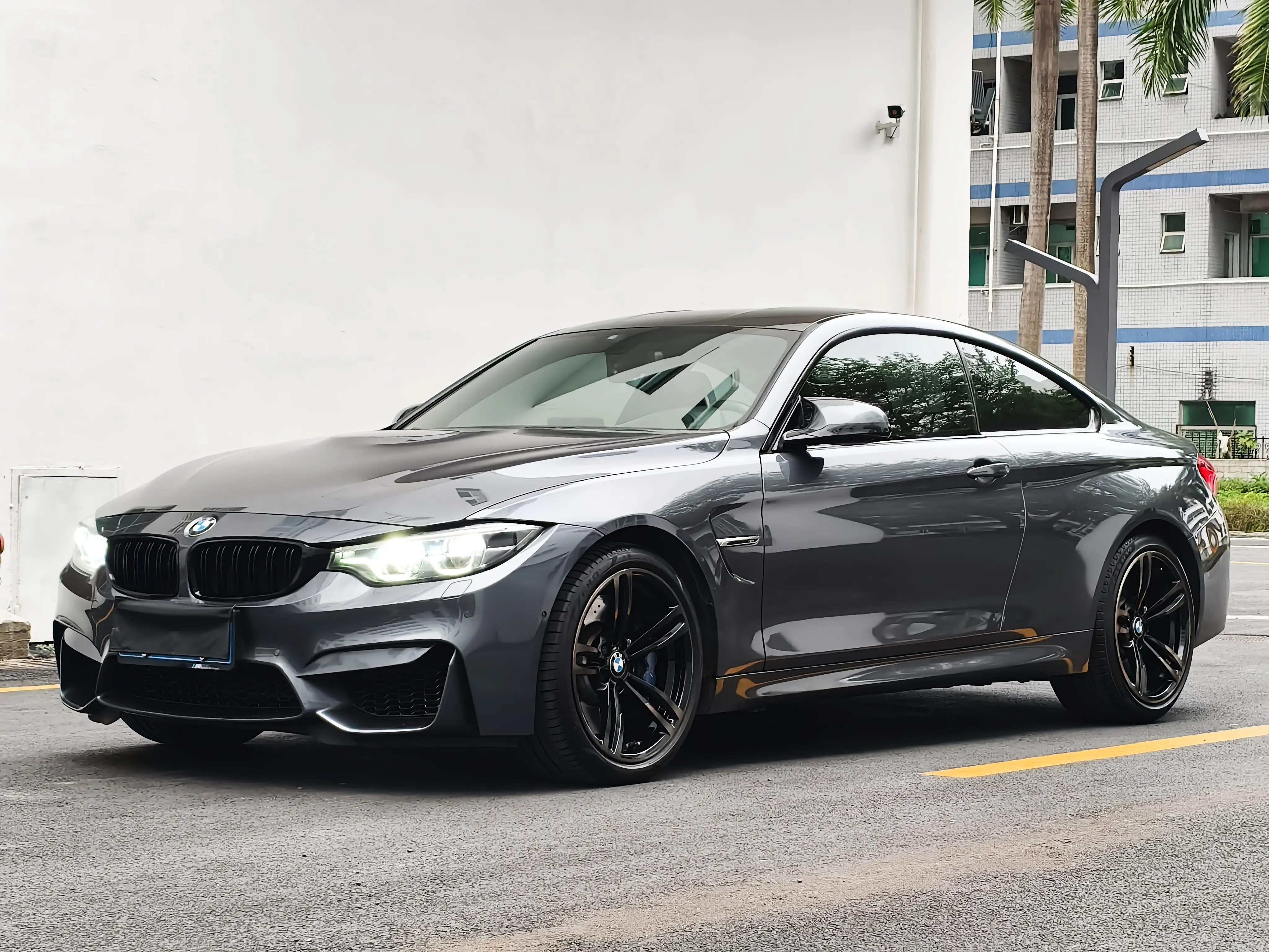 BMW M4  из Китая