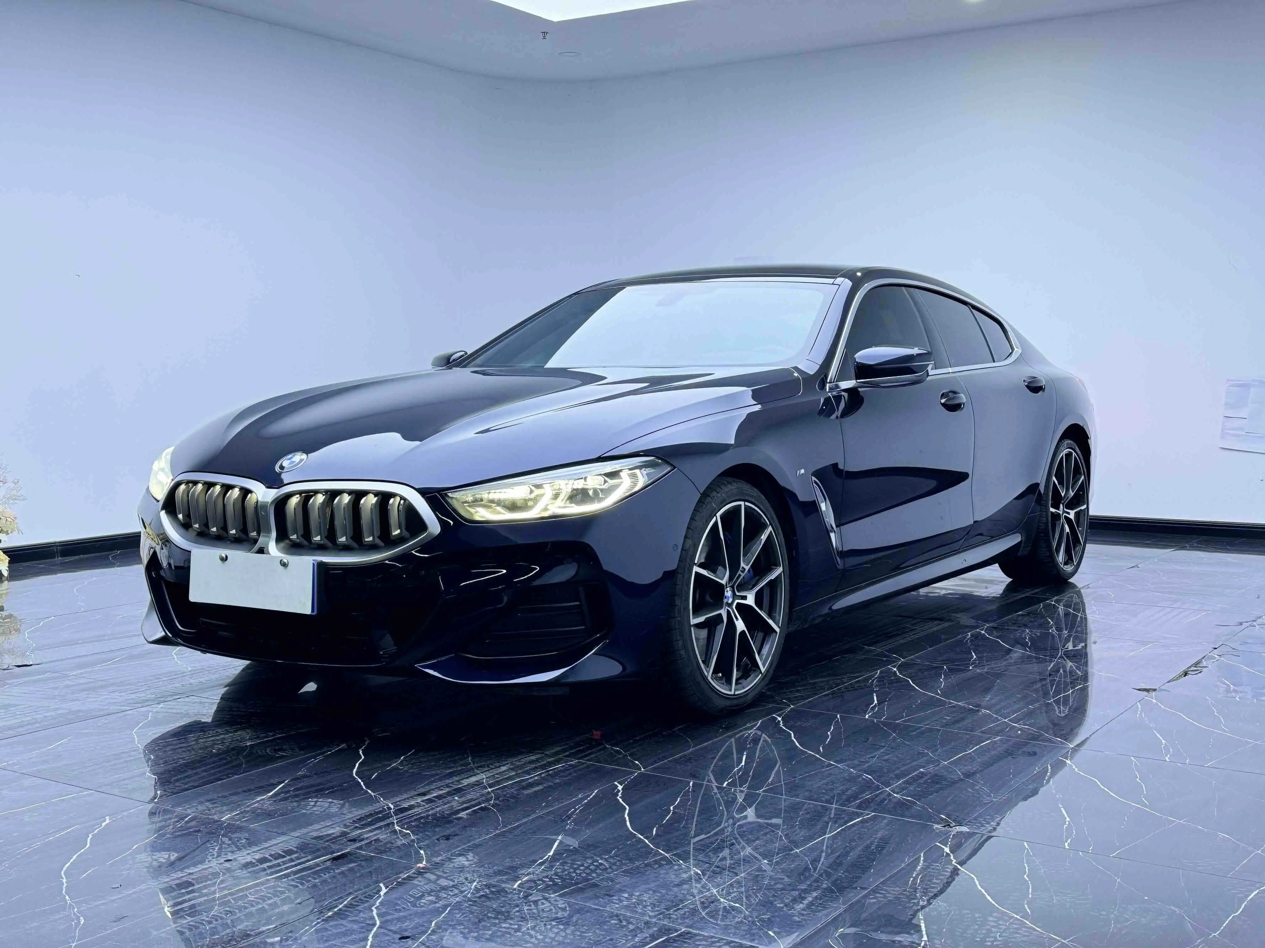 BMW 8 Series  из Китая