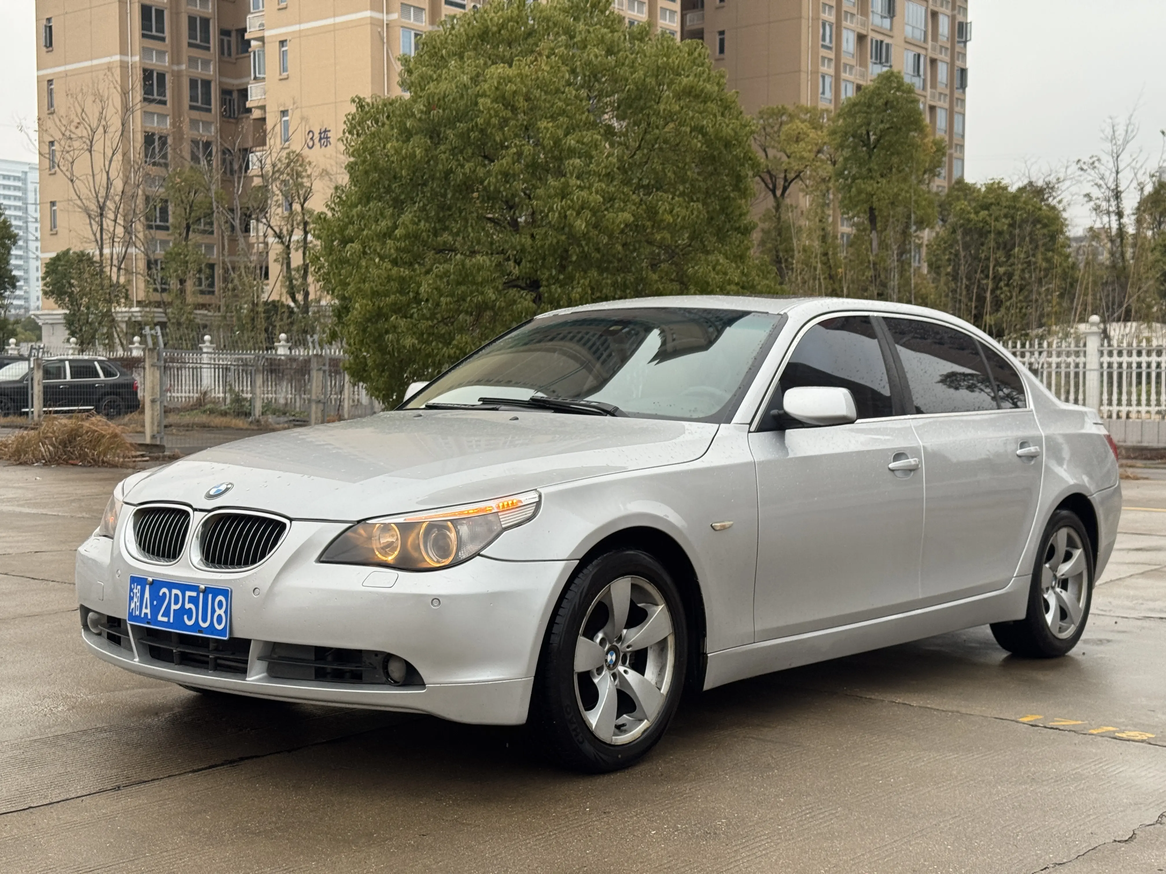 BMW 5 Series  из Китая