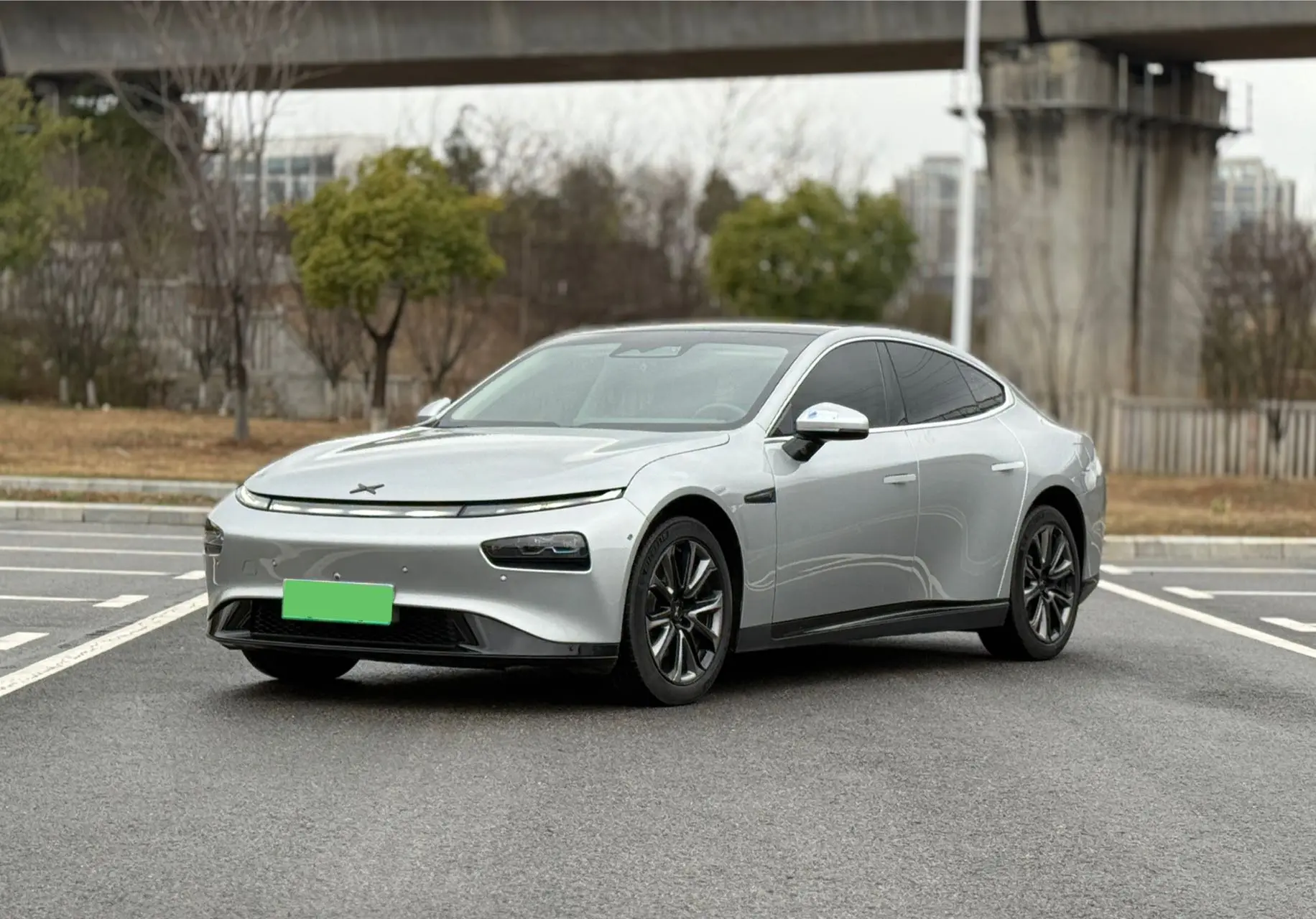 Xpeng P7  из Китая