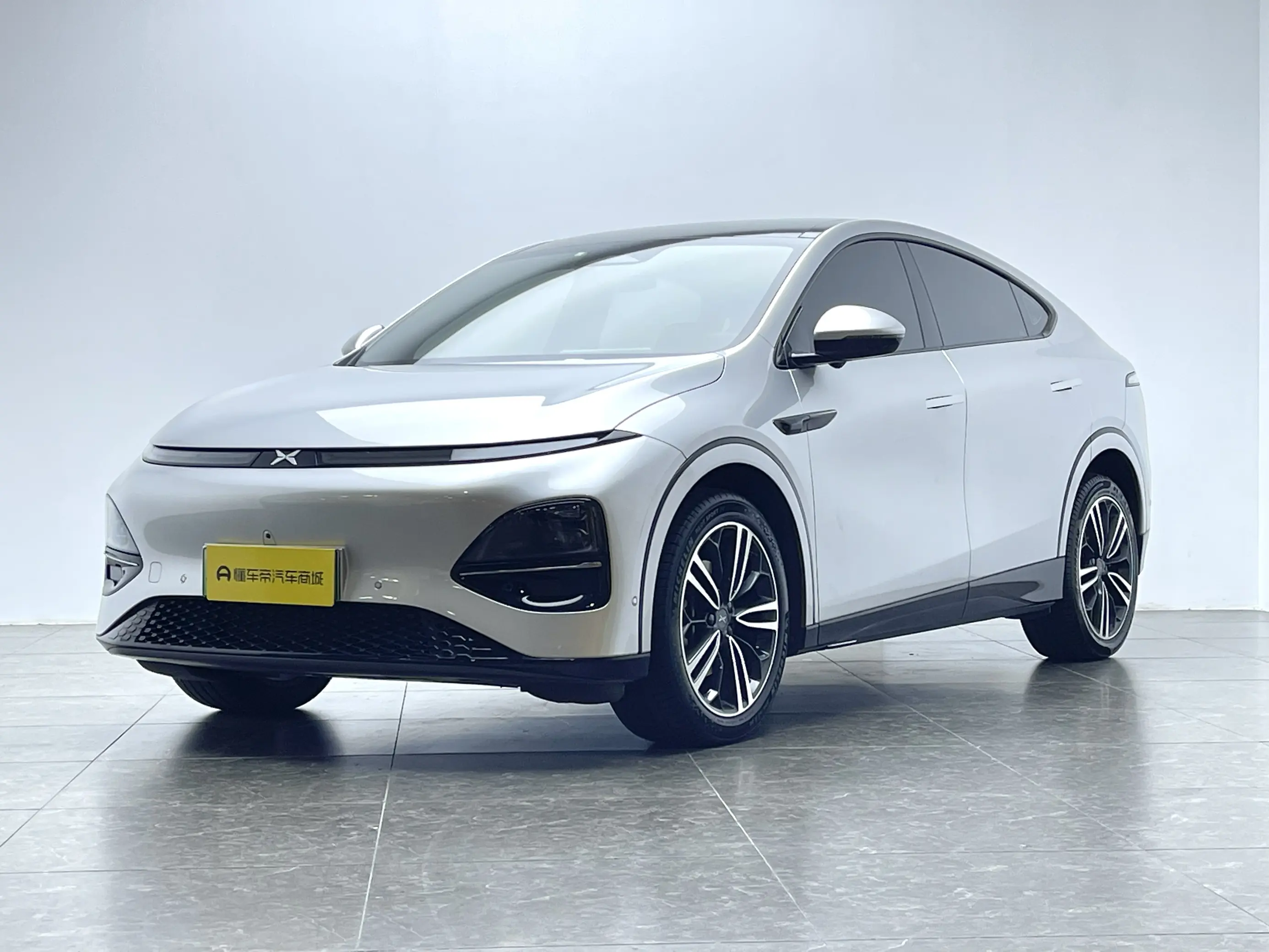 Xpeng G6  из Китая