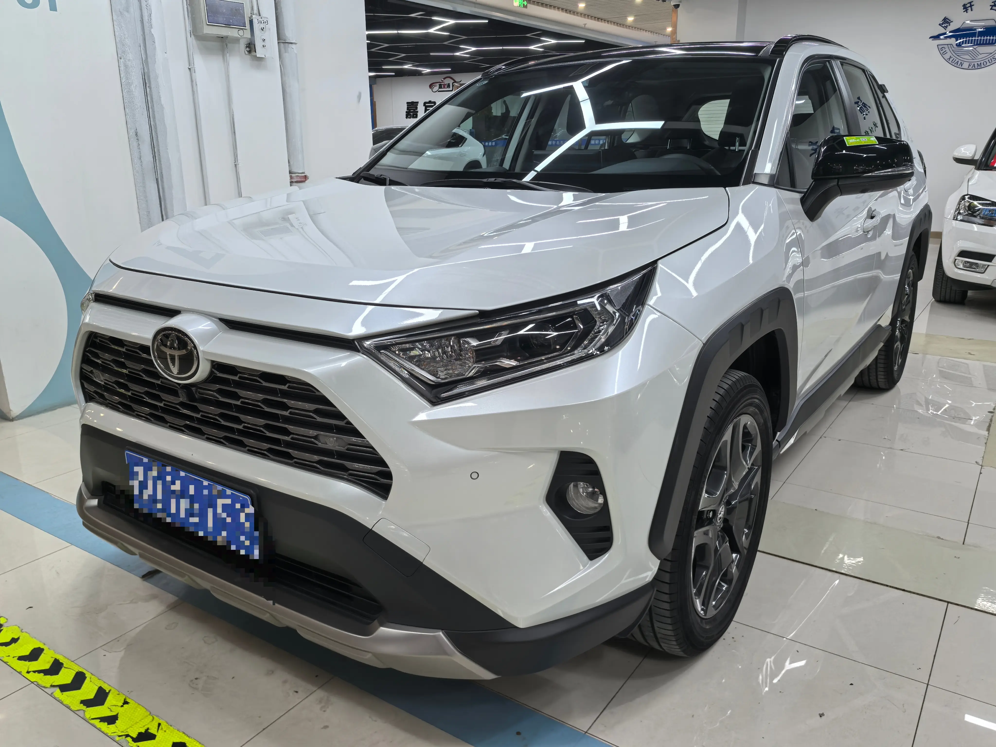 Toyota RAV4  из Китая