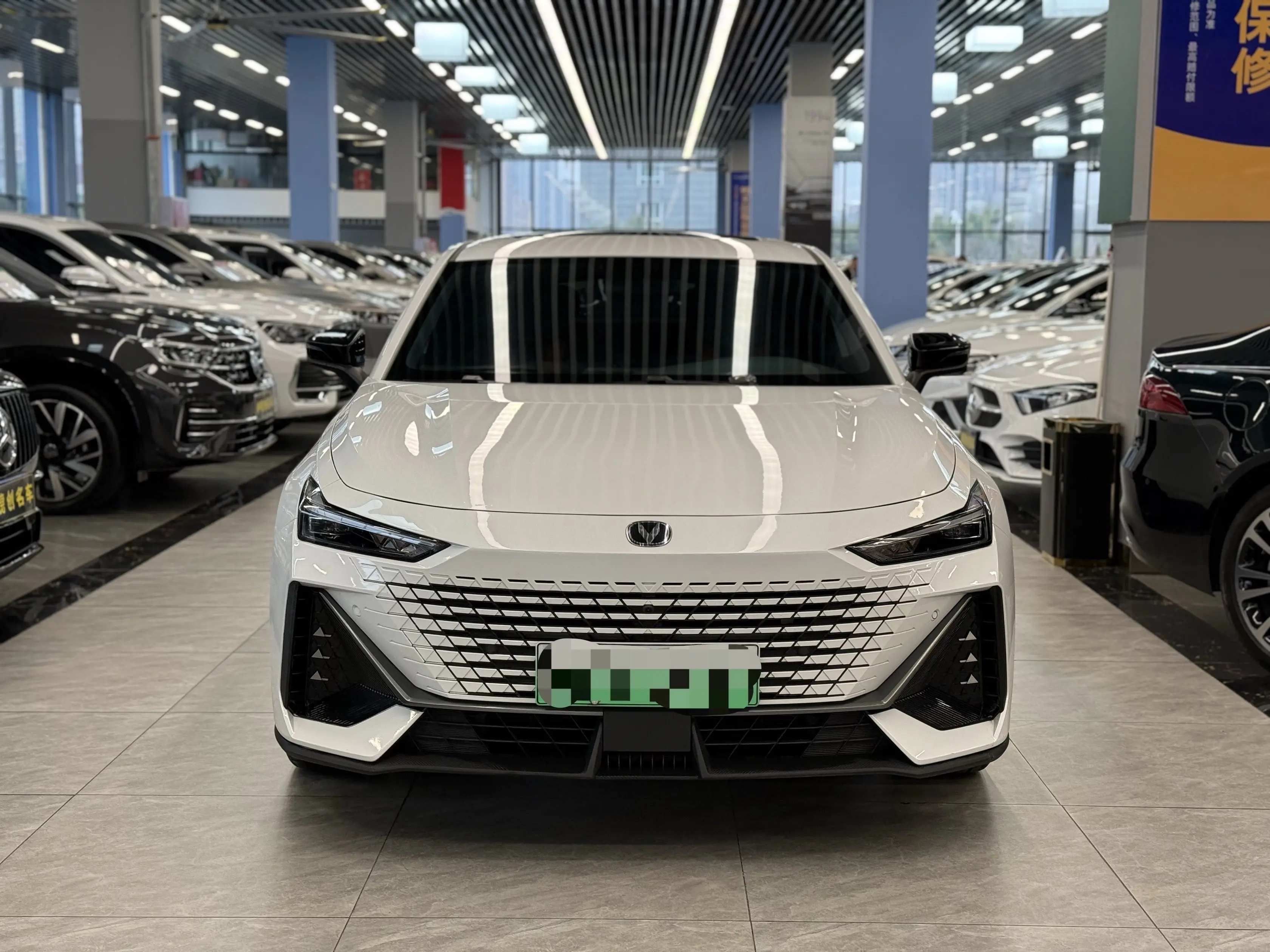 Changan UNI-V  из Китая